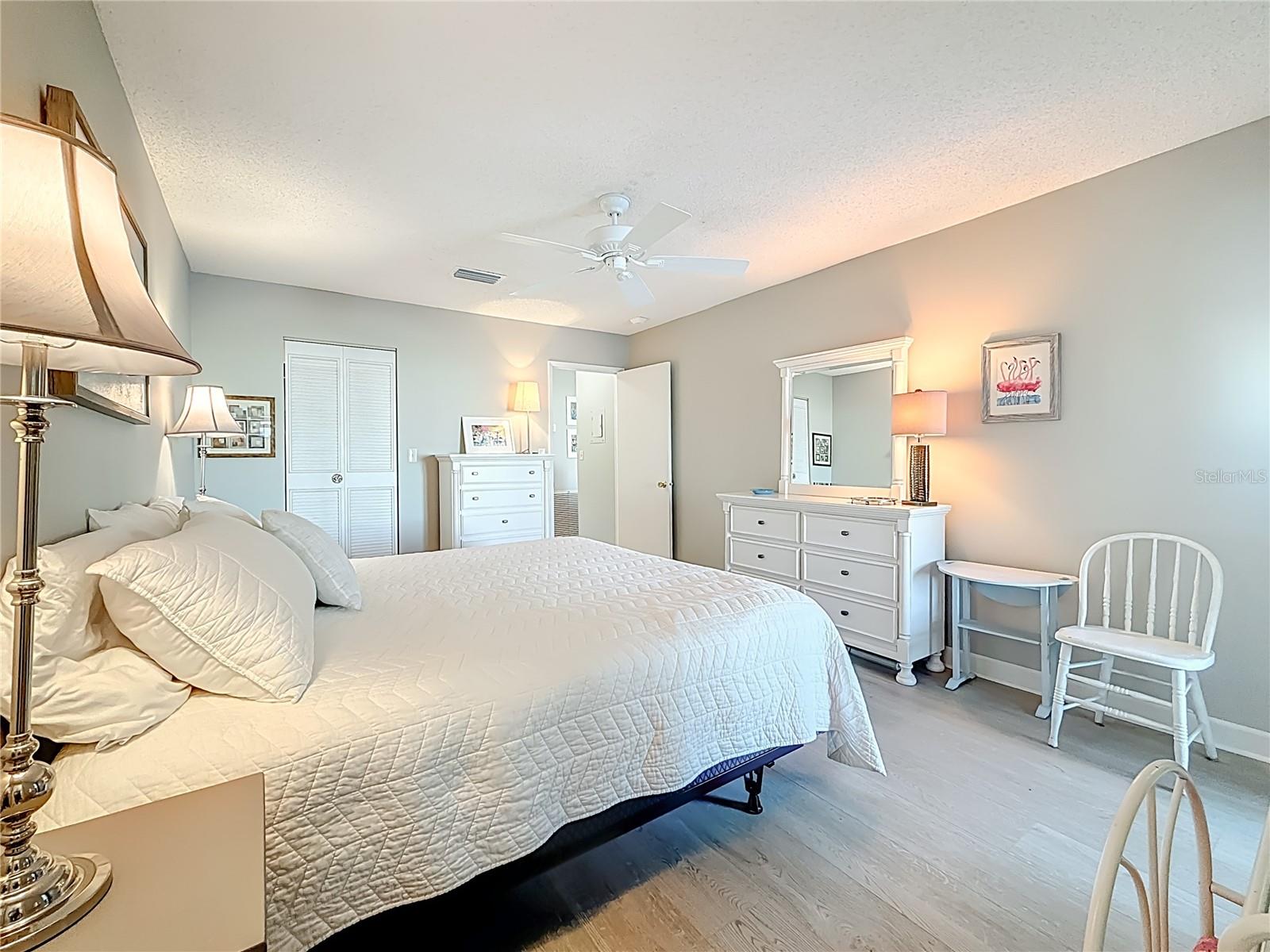 5925 SHORE BLVD S #203, GULFPORT, FL, 33707