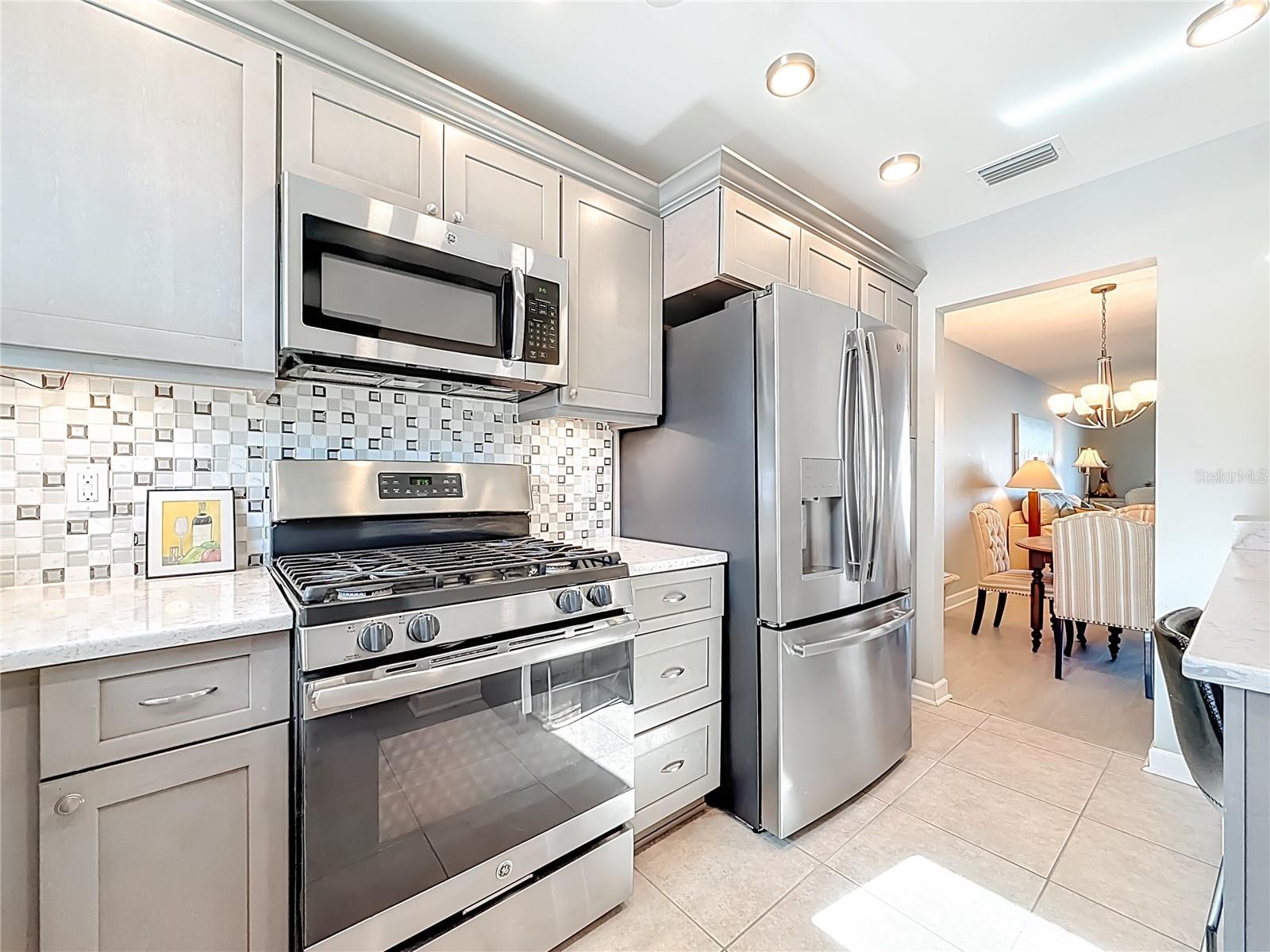 5925 SHORE BLVD S #203, GULFPORT, FL, 33707