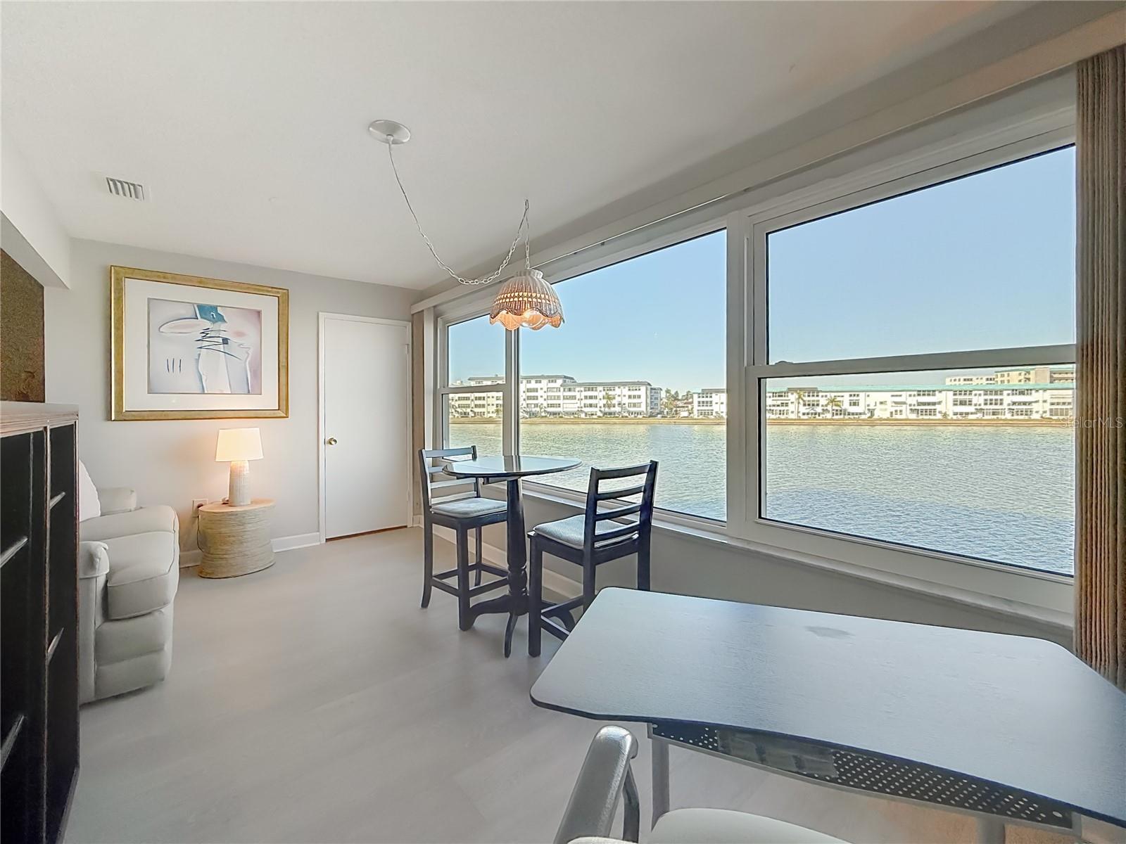 5925 SHORE BLVD S #203, GULFPORT, FL, 33707