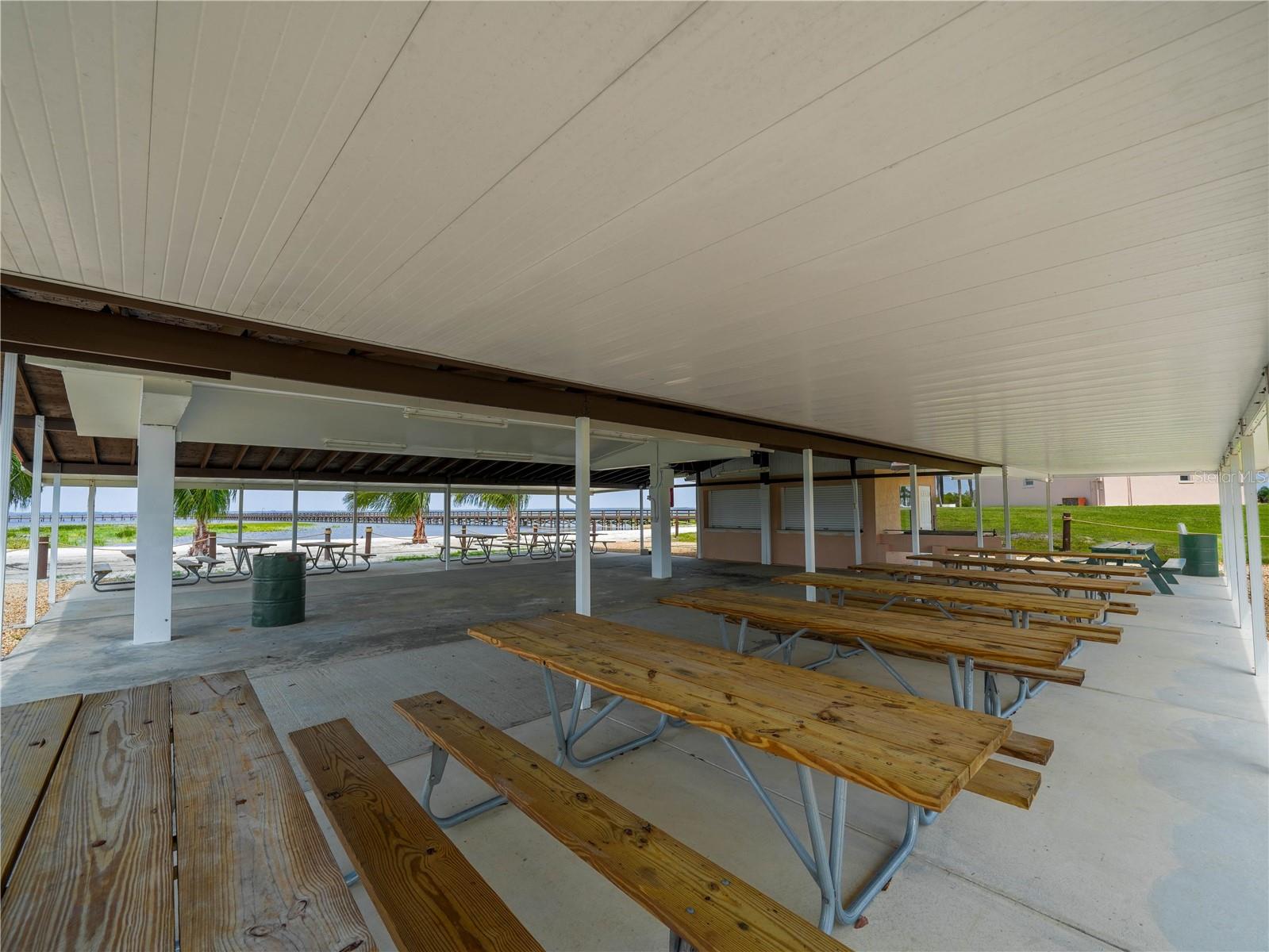 612 MAGNOLIA DR, INDIAN LAKE ESTATES, FL, 33855