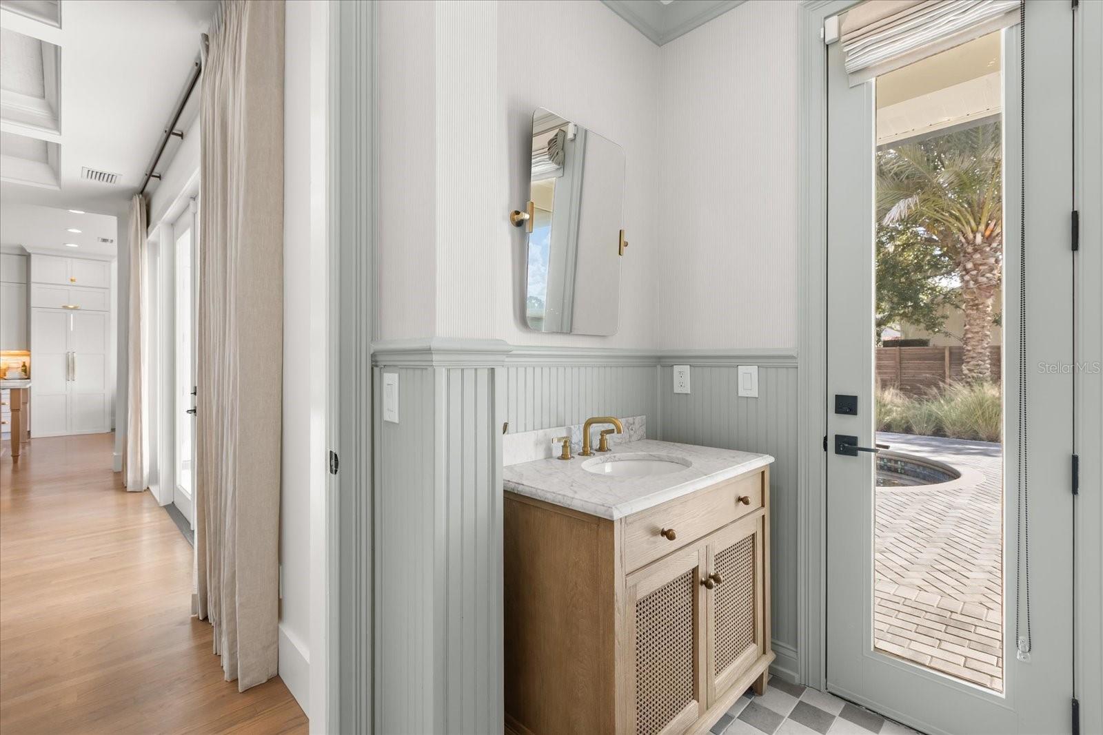 O6372165 Property Photo