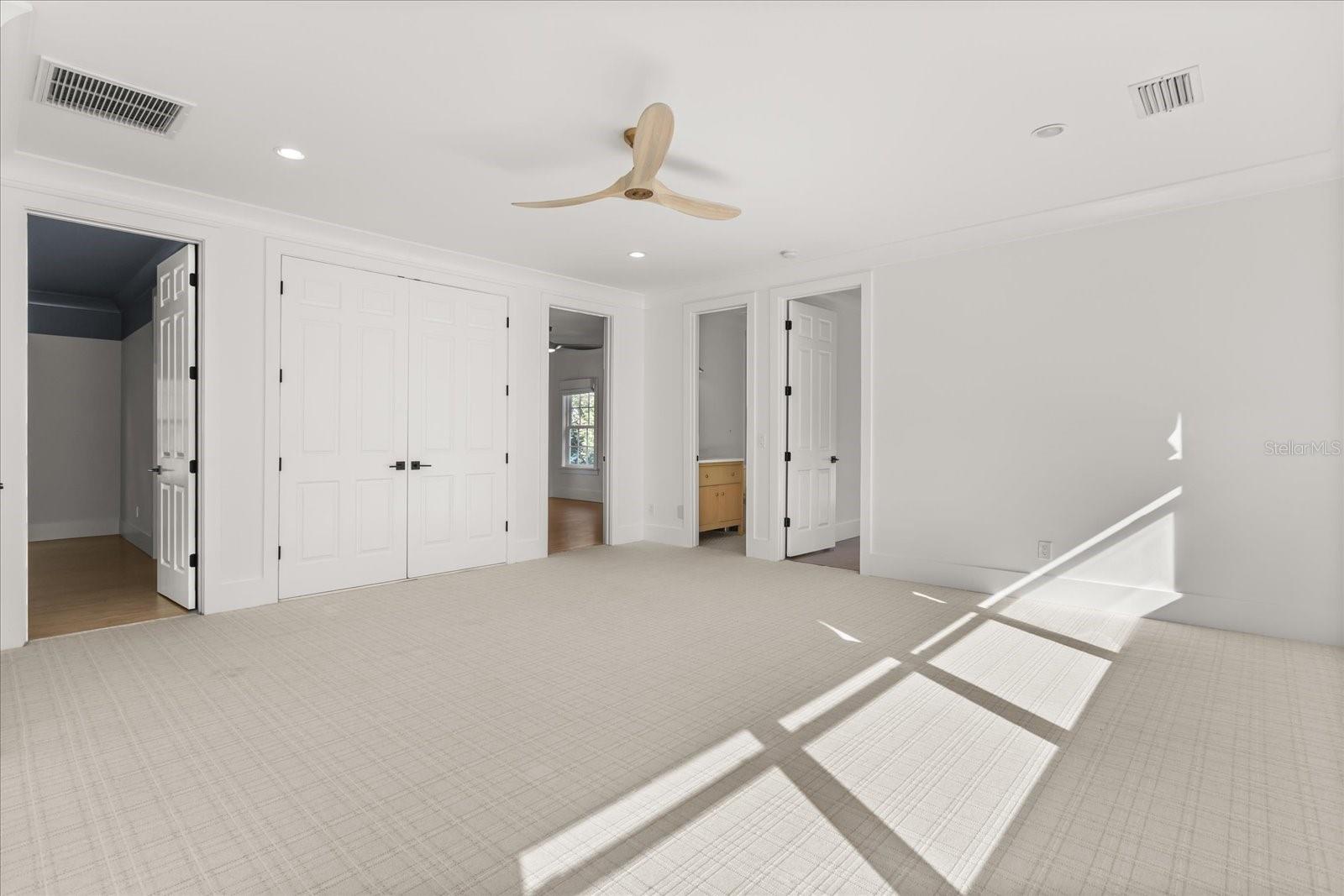 O6372165 Property Photo