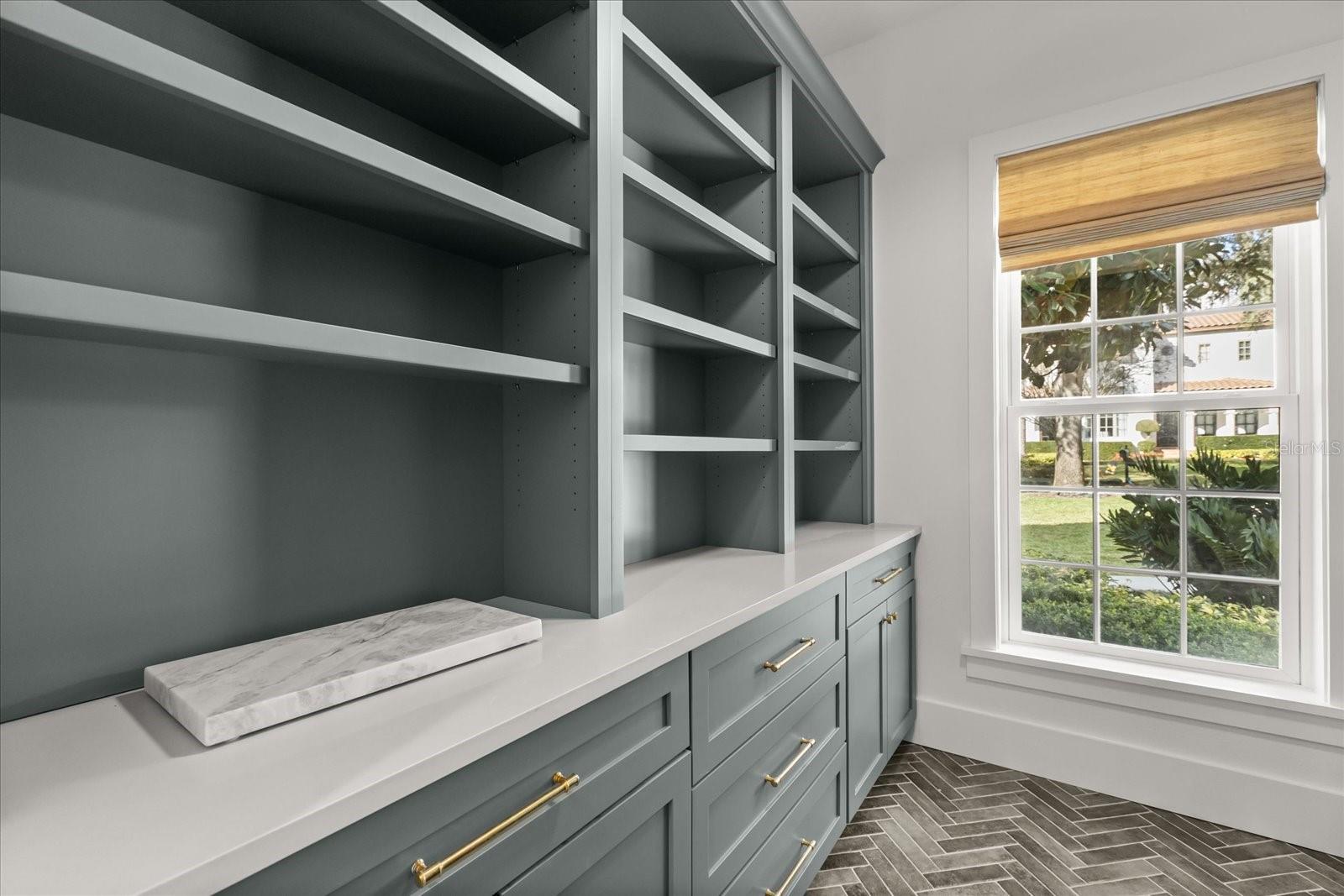 O6372165 Property Photo