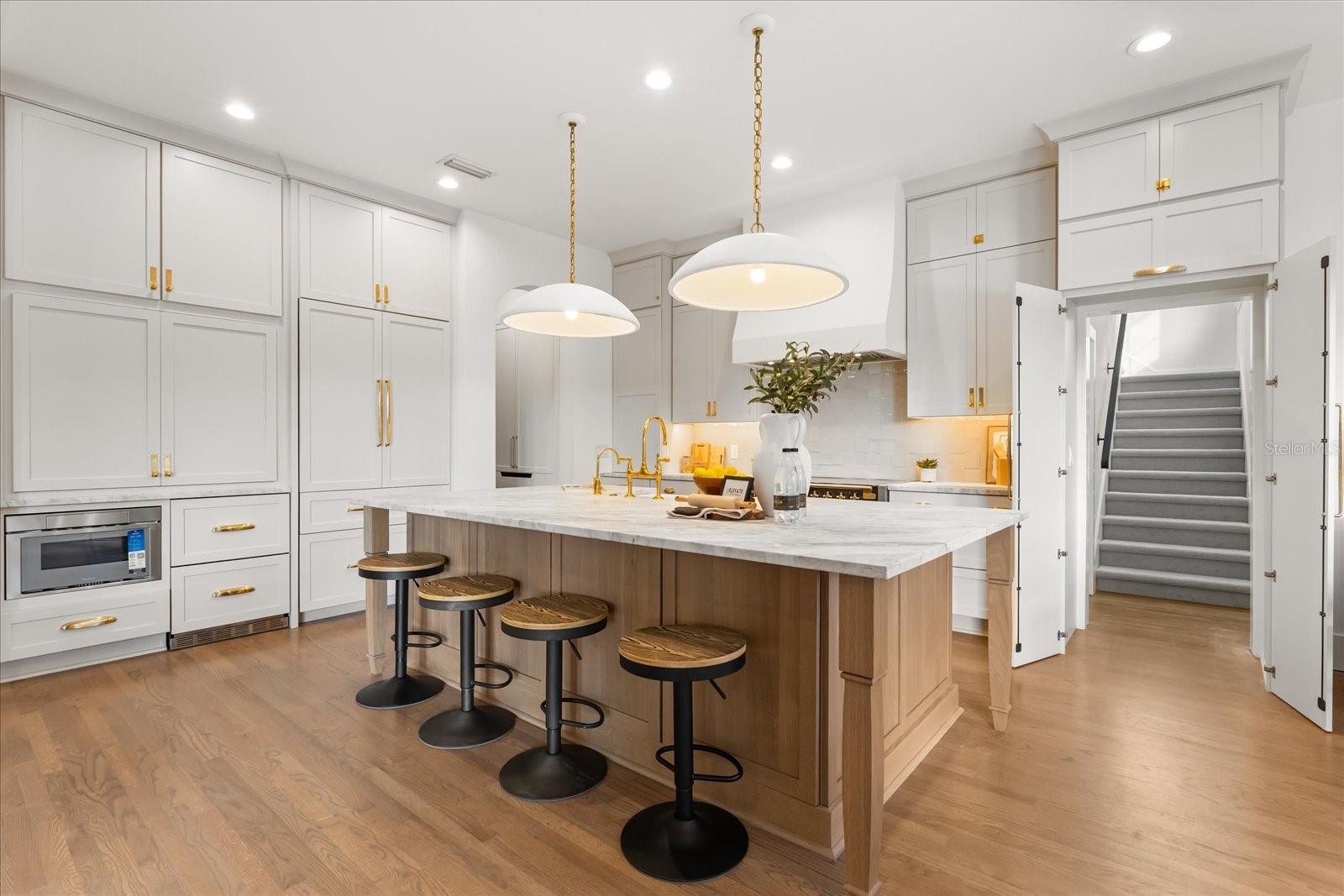 O6372165 Property Photo