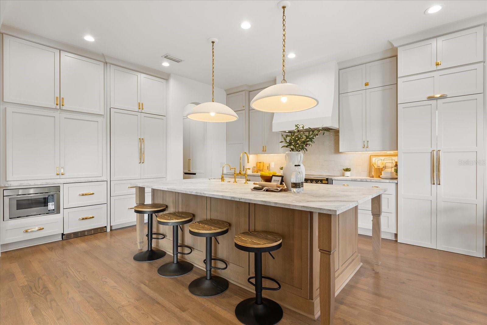 O6372165 Property Photo