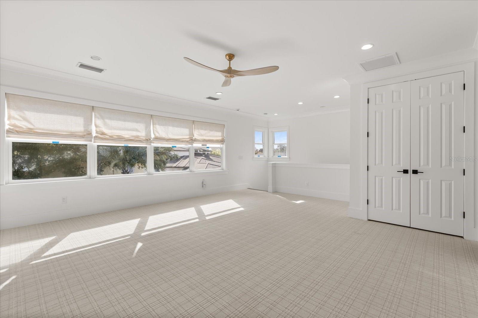 O6372165 Property Photo