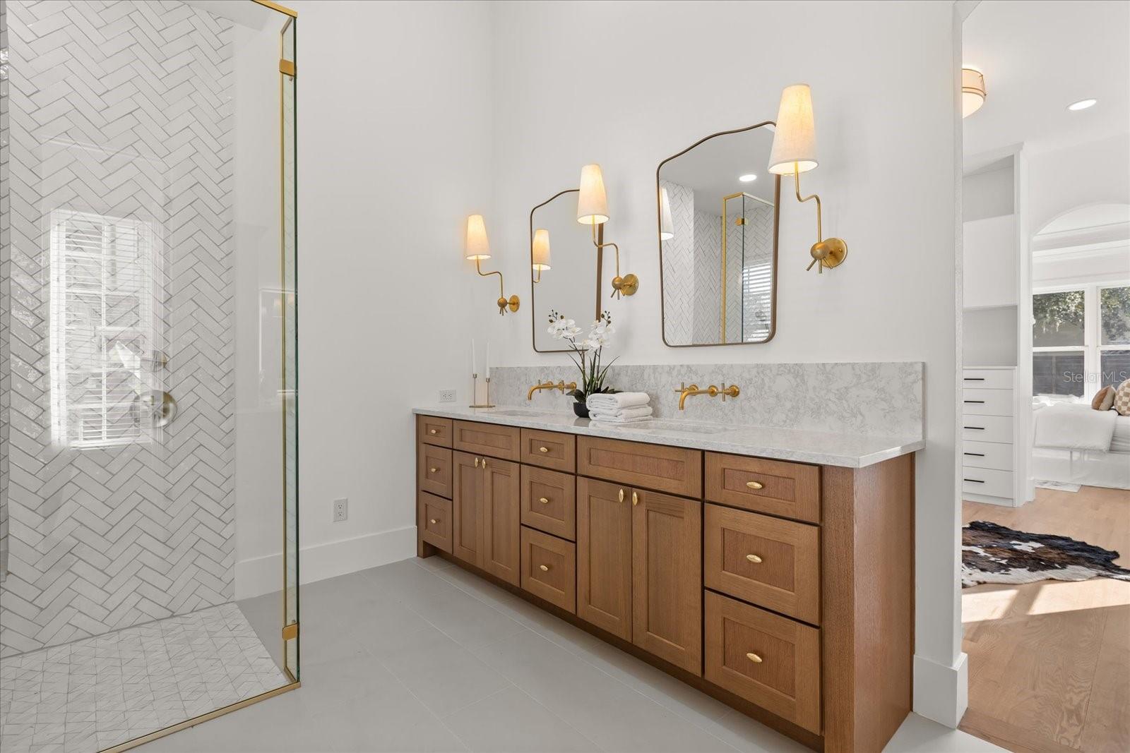 O6372165 Property Photo