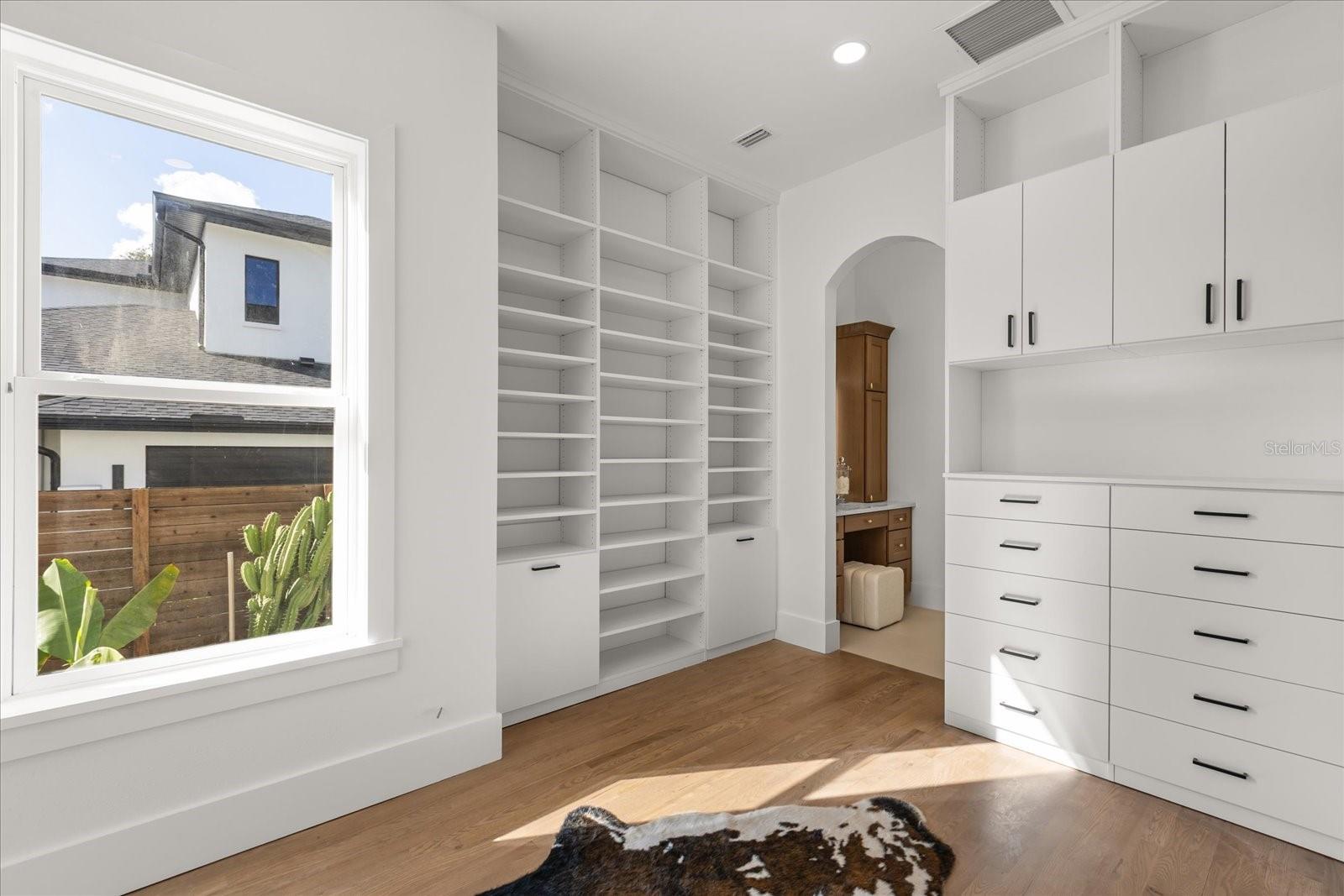 O6372165 Property Photo