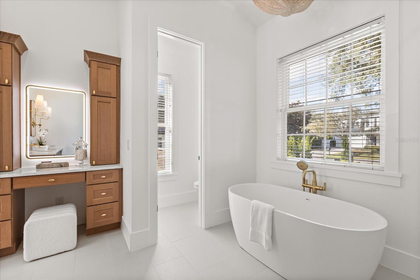 O6372165 Property Photo