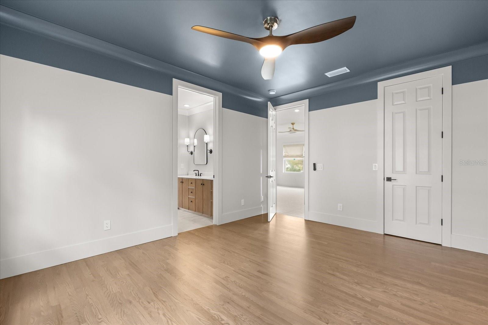 O6372165 Property Photo