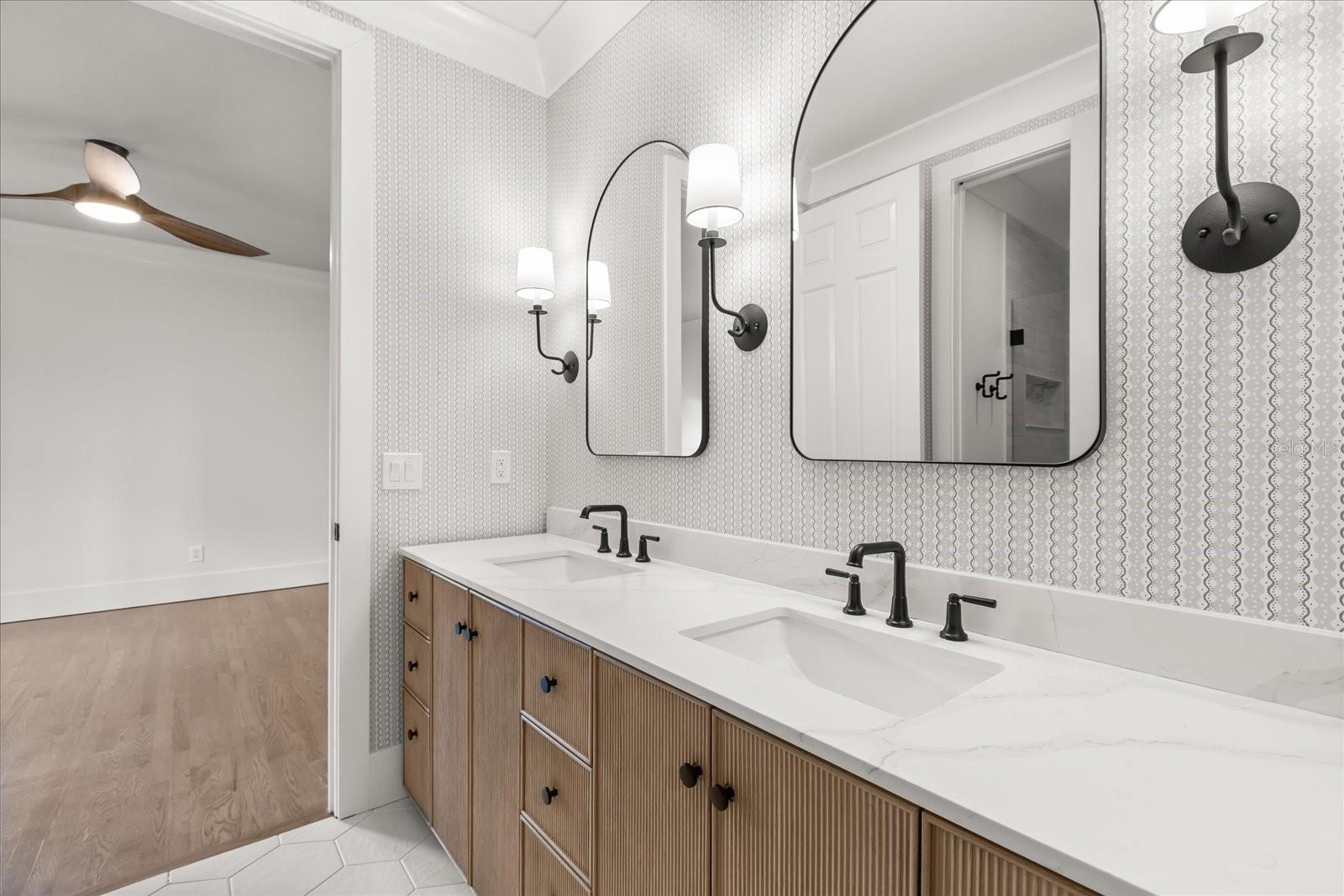 O6372165 Property Photo