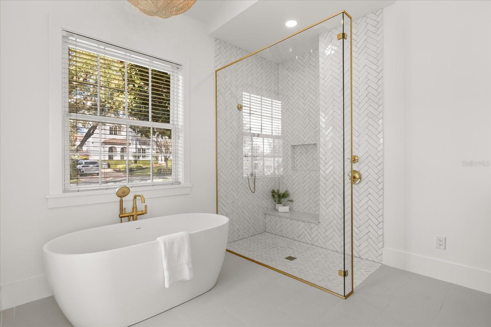 O6372165 Property Photo