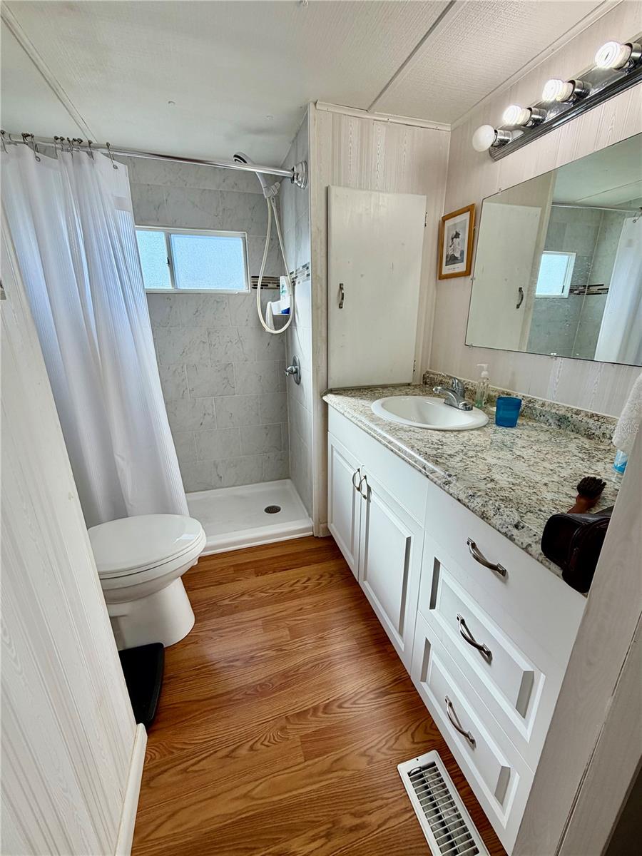 TB8462398 Property Photo