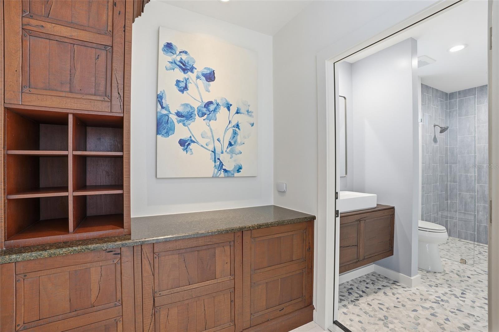 TB8462400 Property Photo