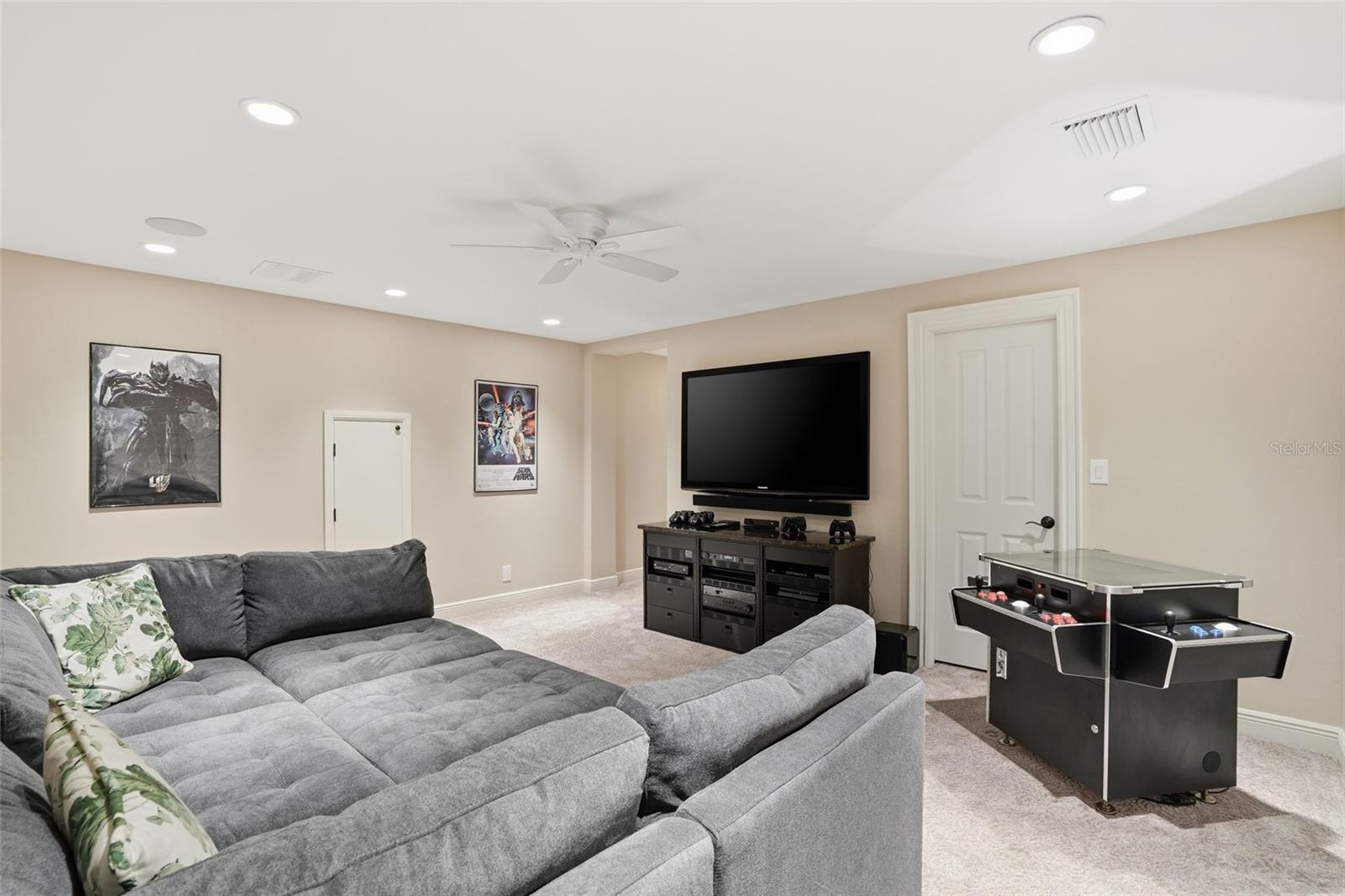 TB8462400 Property Photo