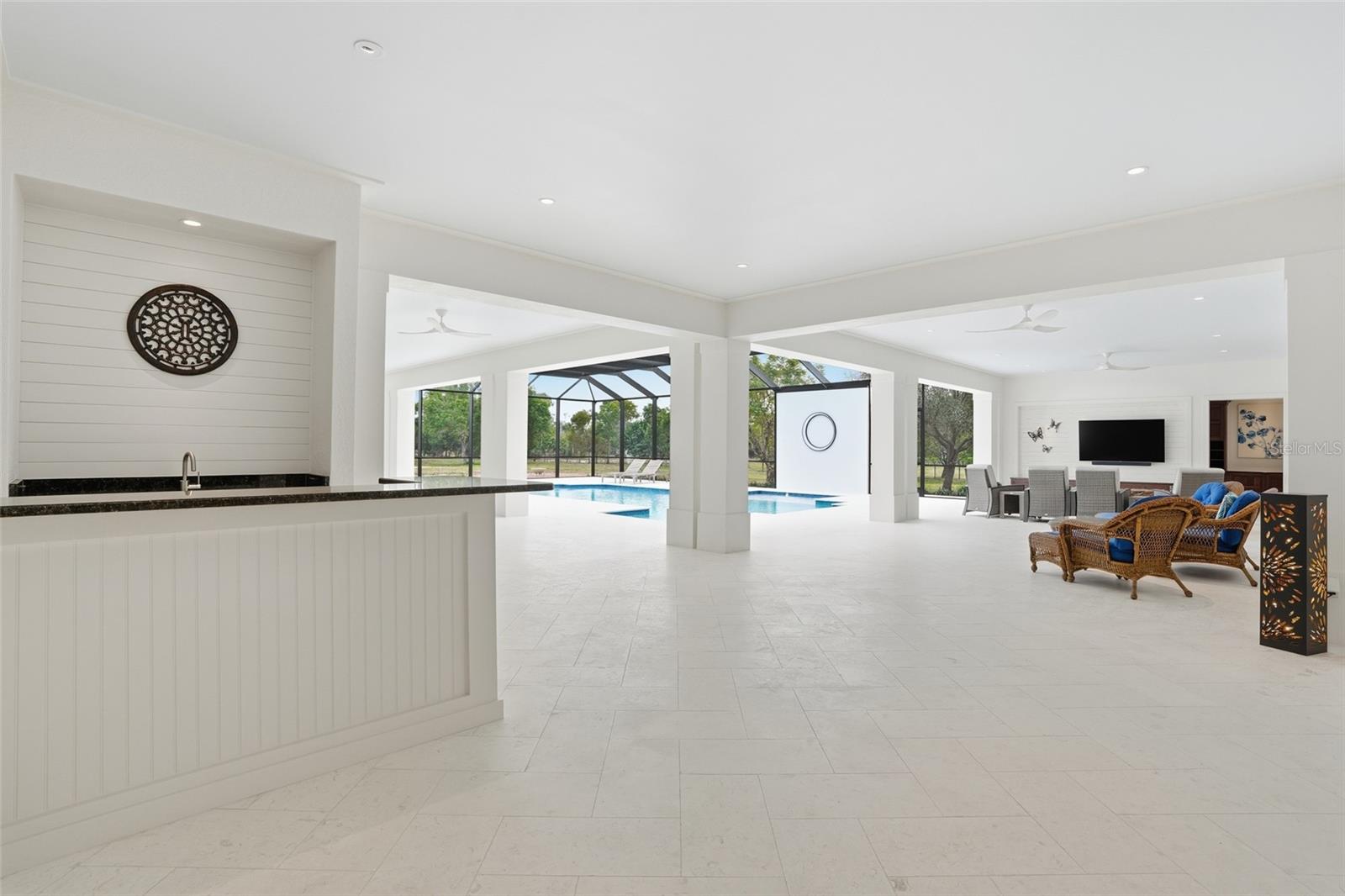 TB8462400 Property Photo