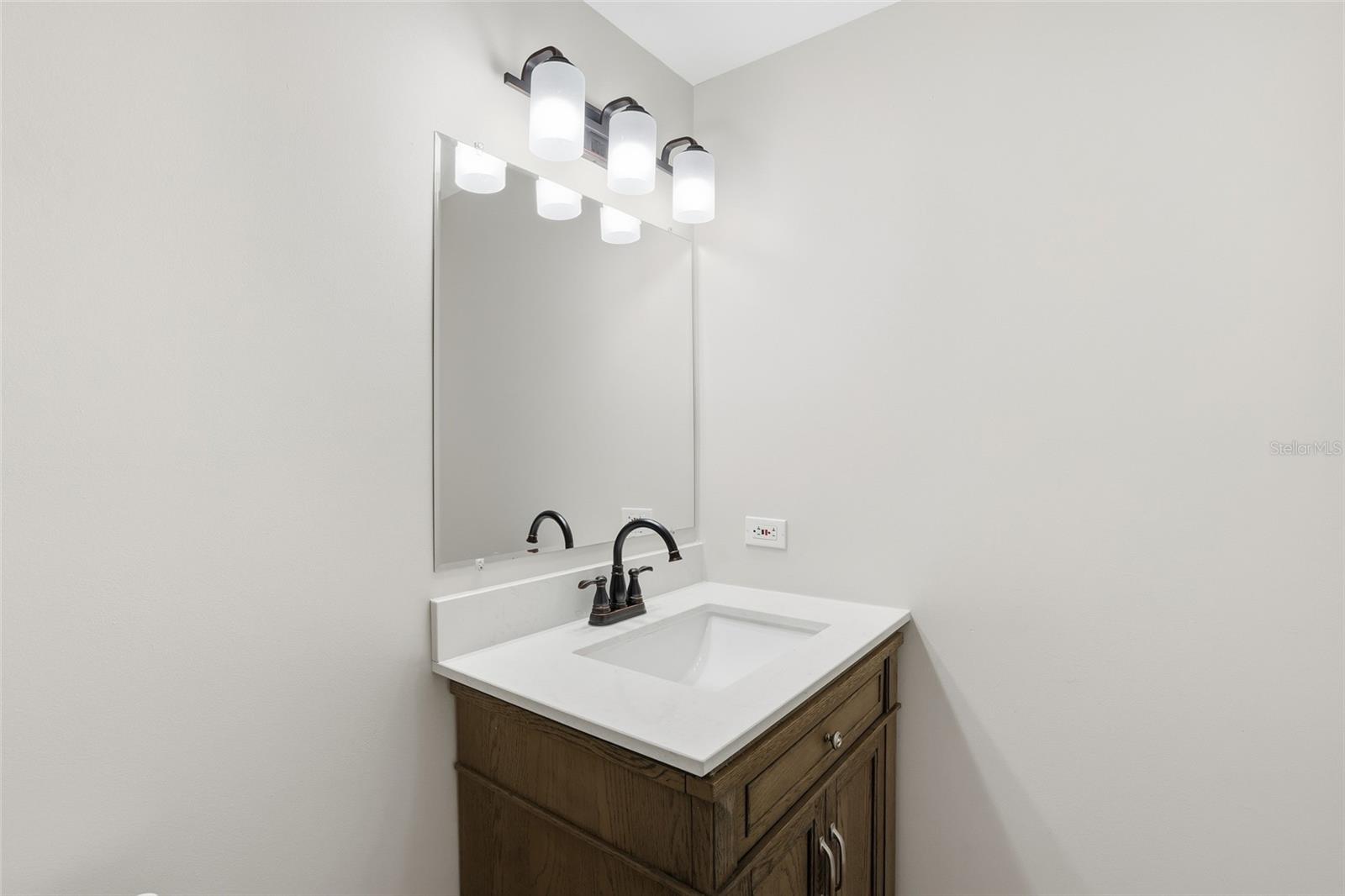 TB8462400 Property Photo