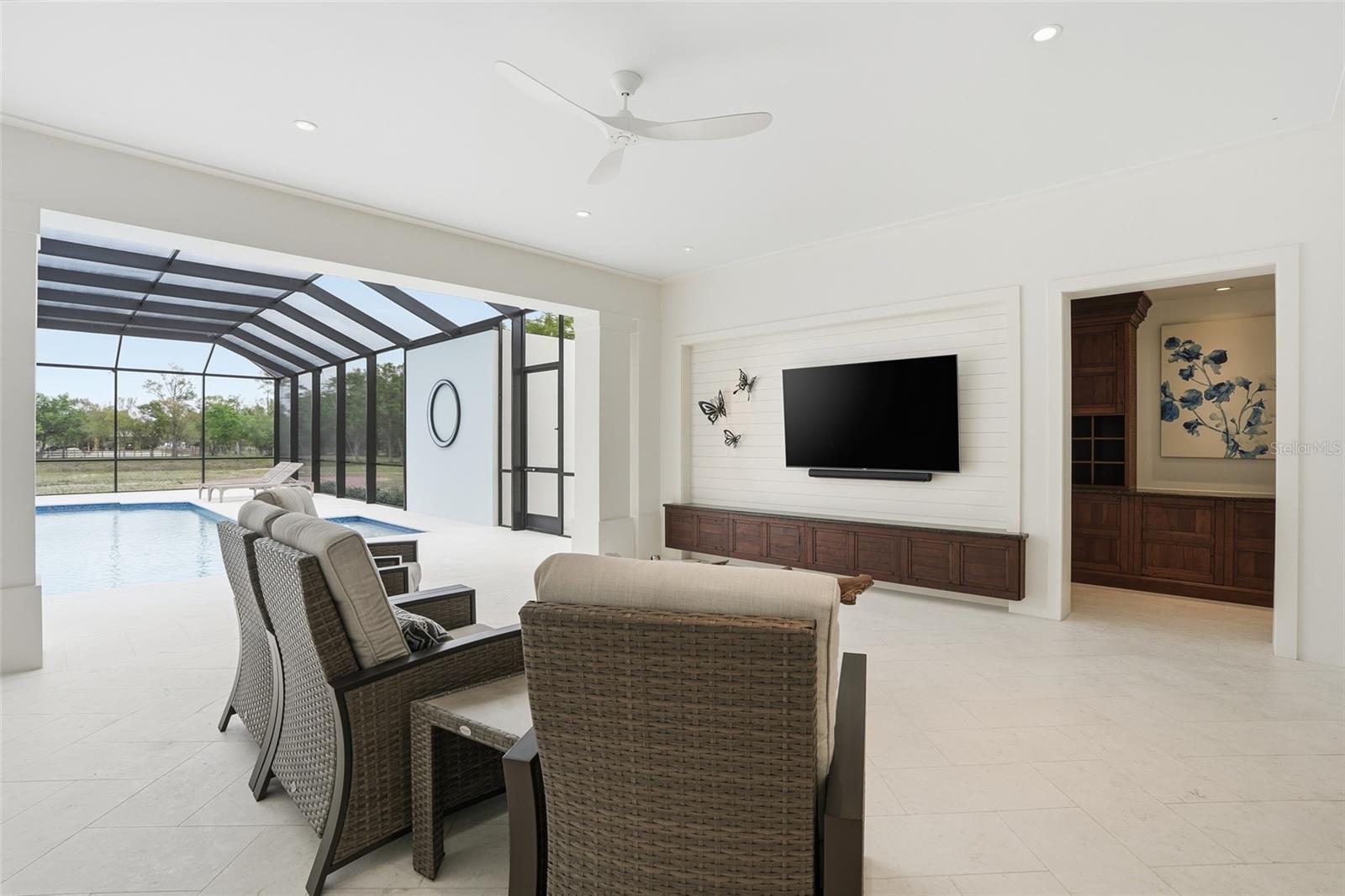 TB8462400 Property Photo