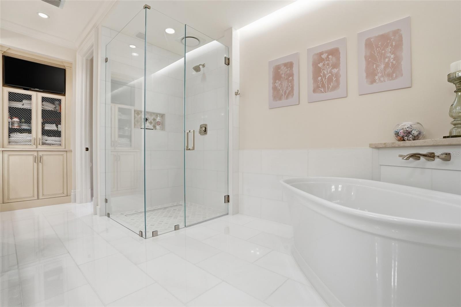 TB8462400 Property Photo