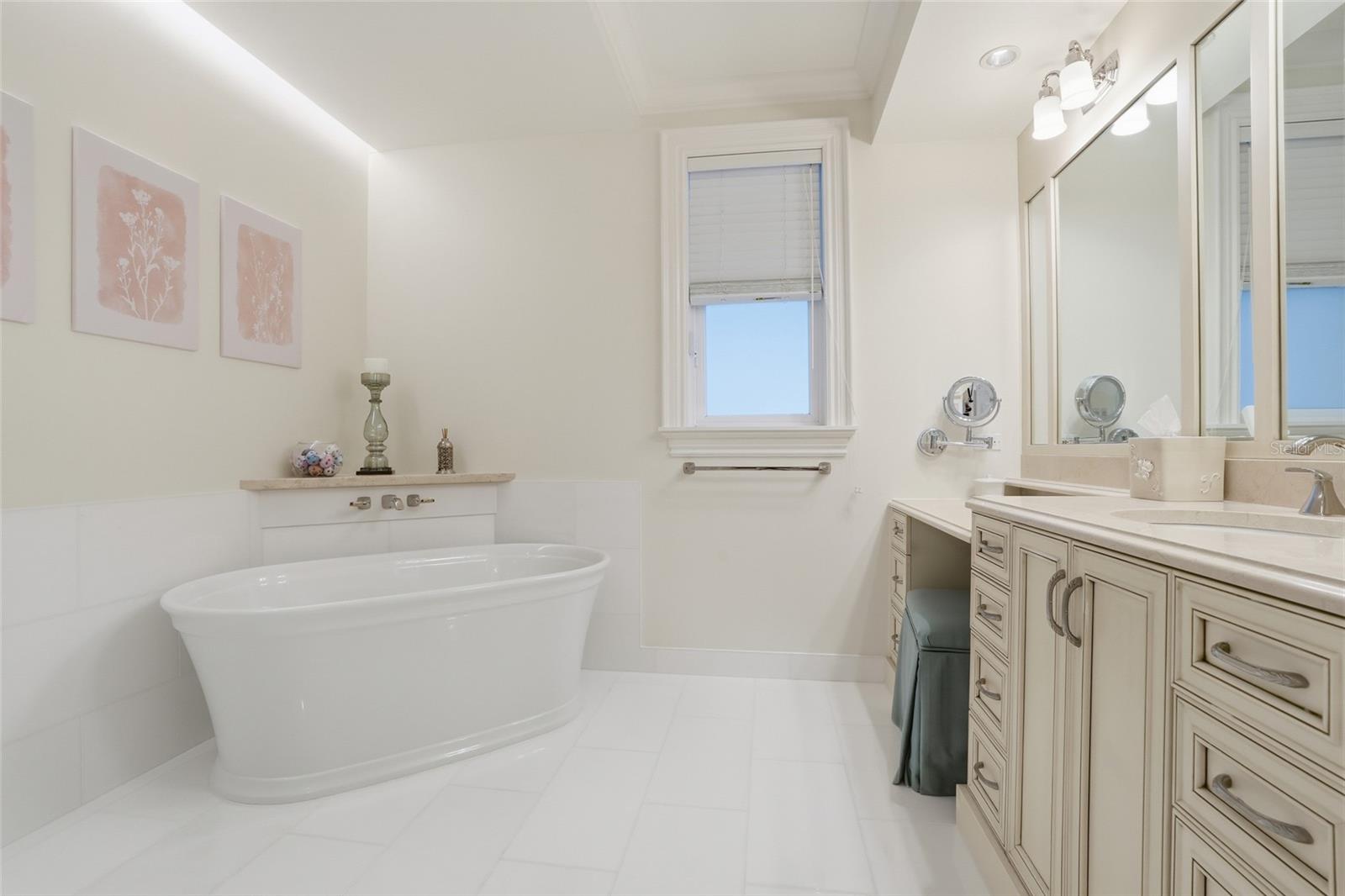 TB8462400 Property Photo