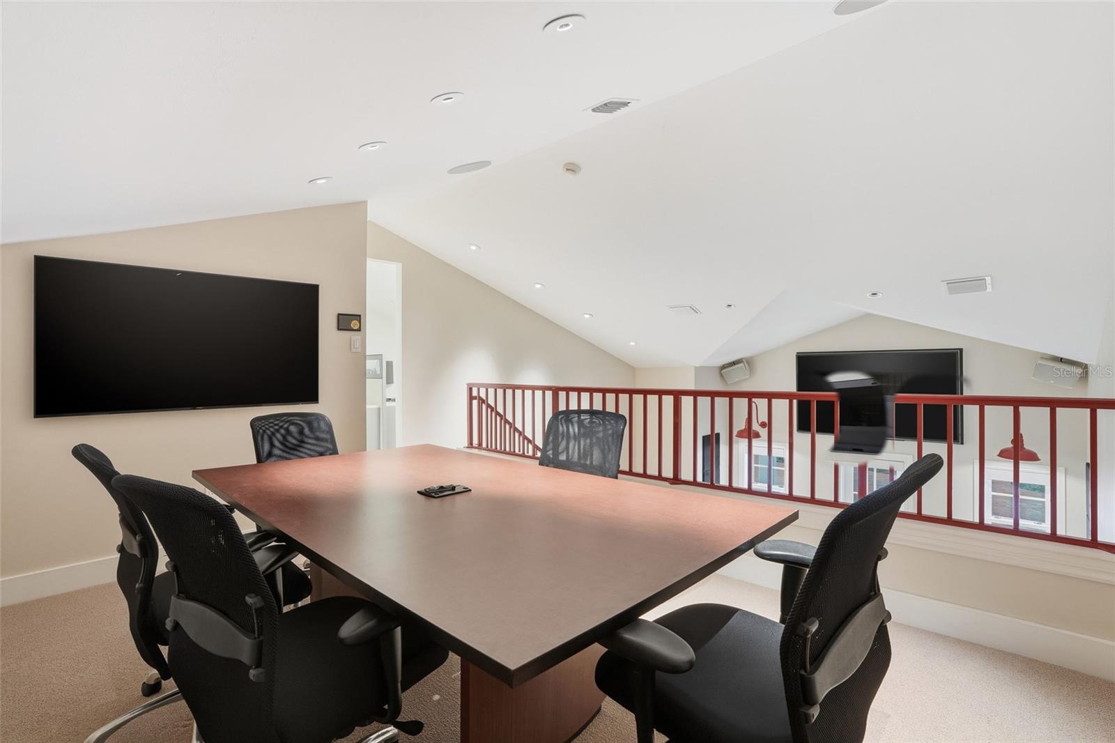 TB8462400 Property Photo