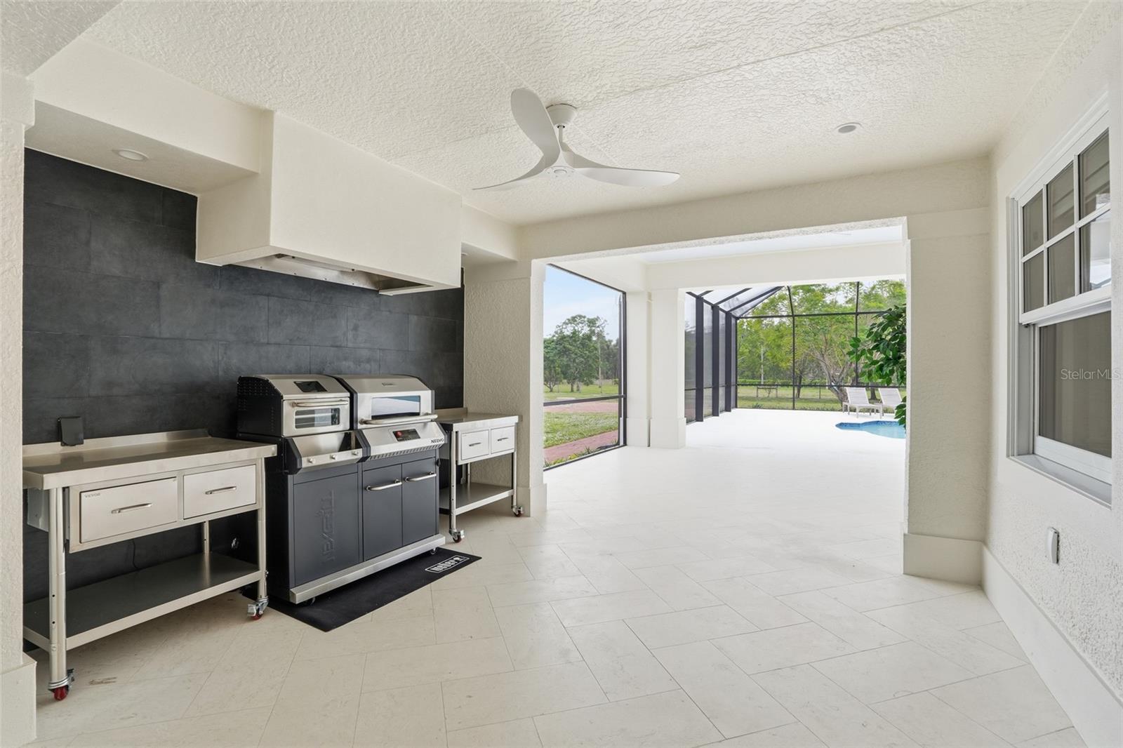 TB8462400 Property Photo