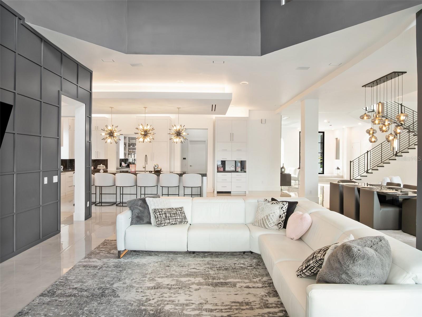 O6372197 Property Photo