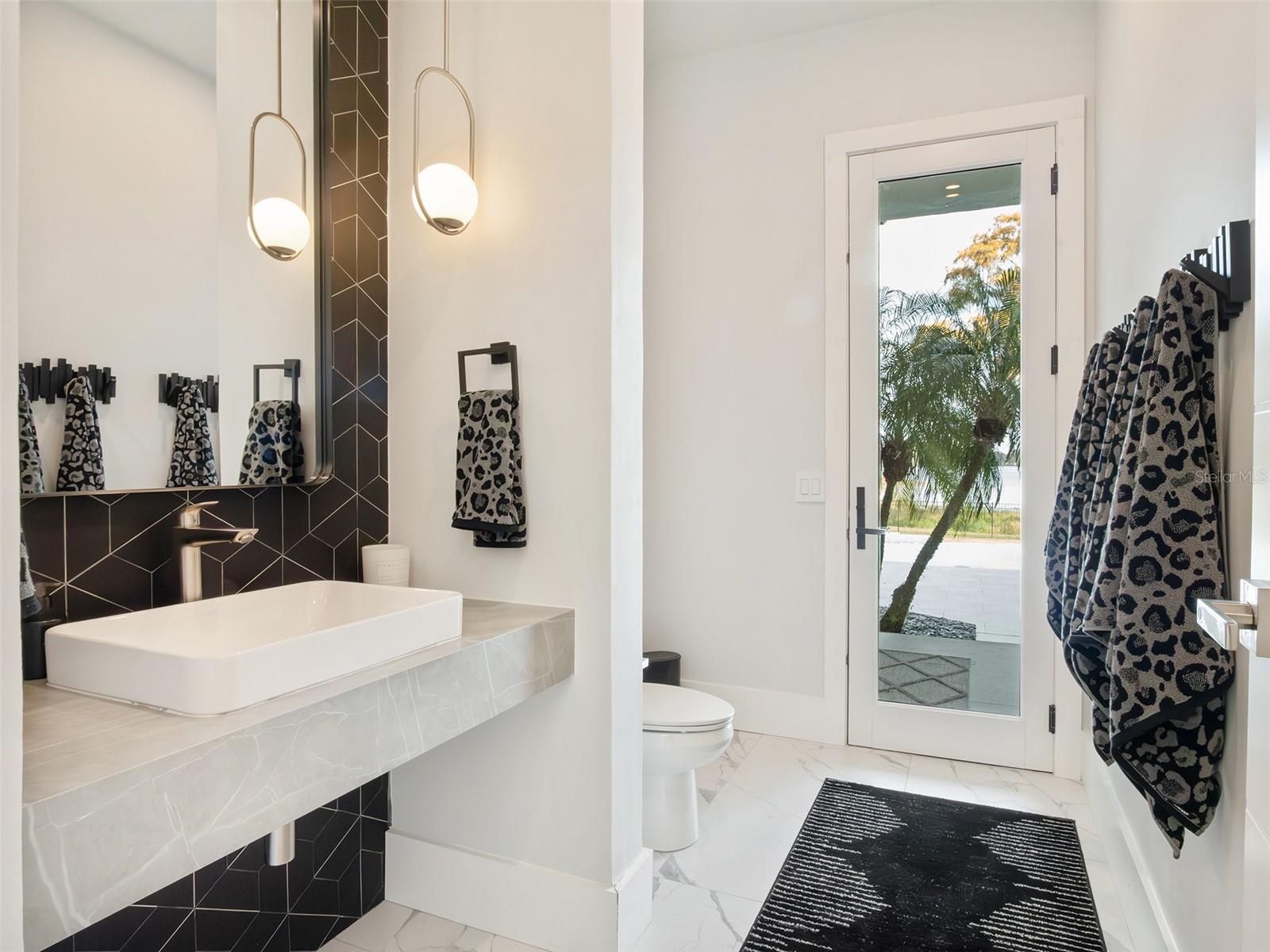 O6372197 Property Photo