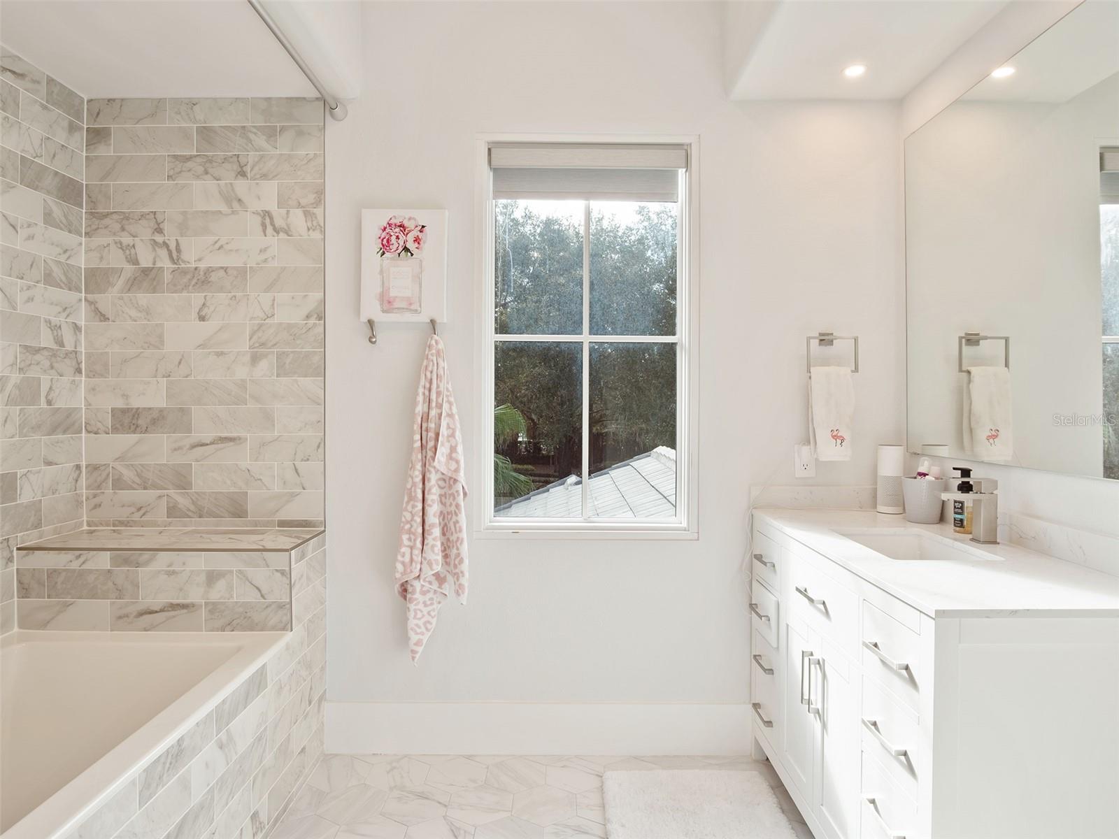 O6372197 Property Photo