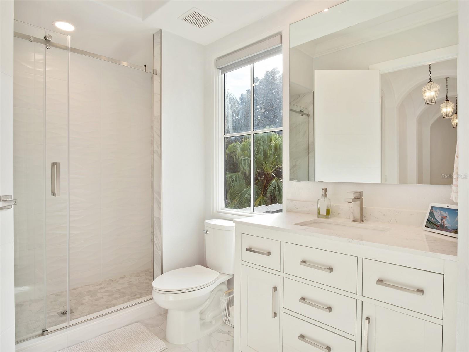 O6372197 Property Photo