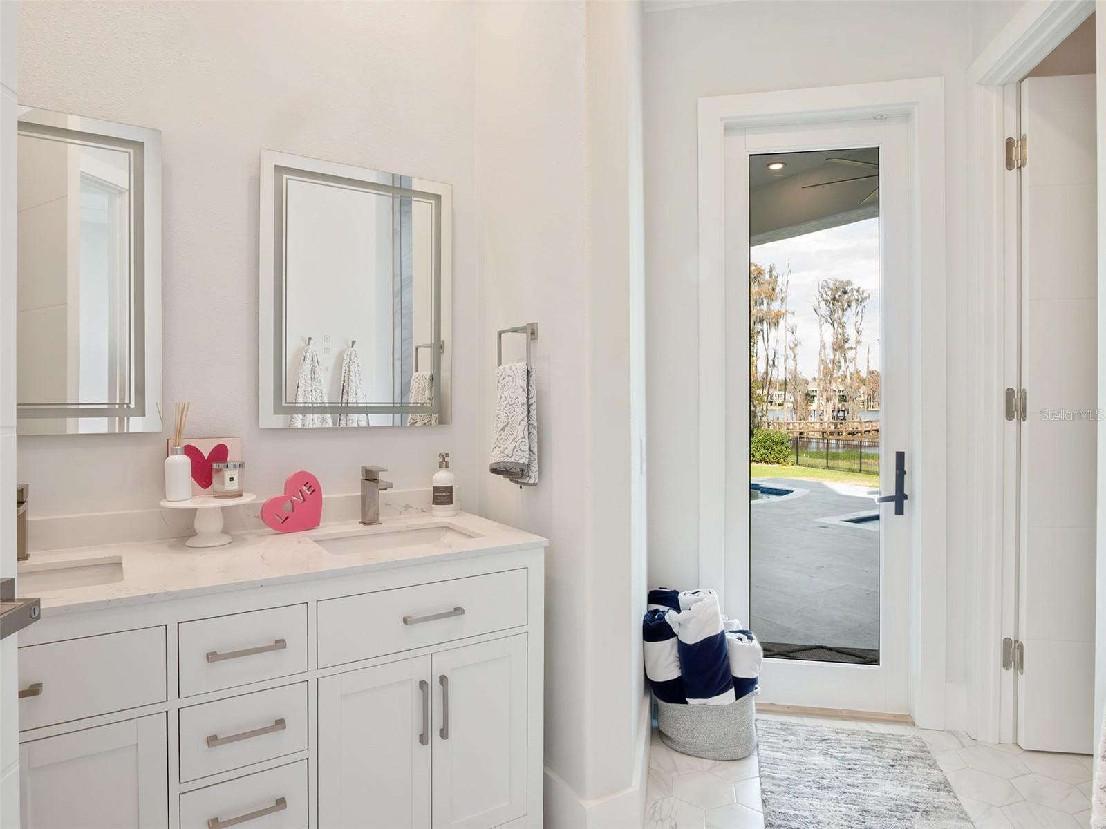 O6372197 Property Photo