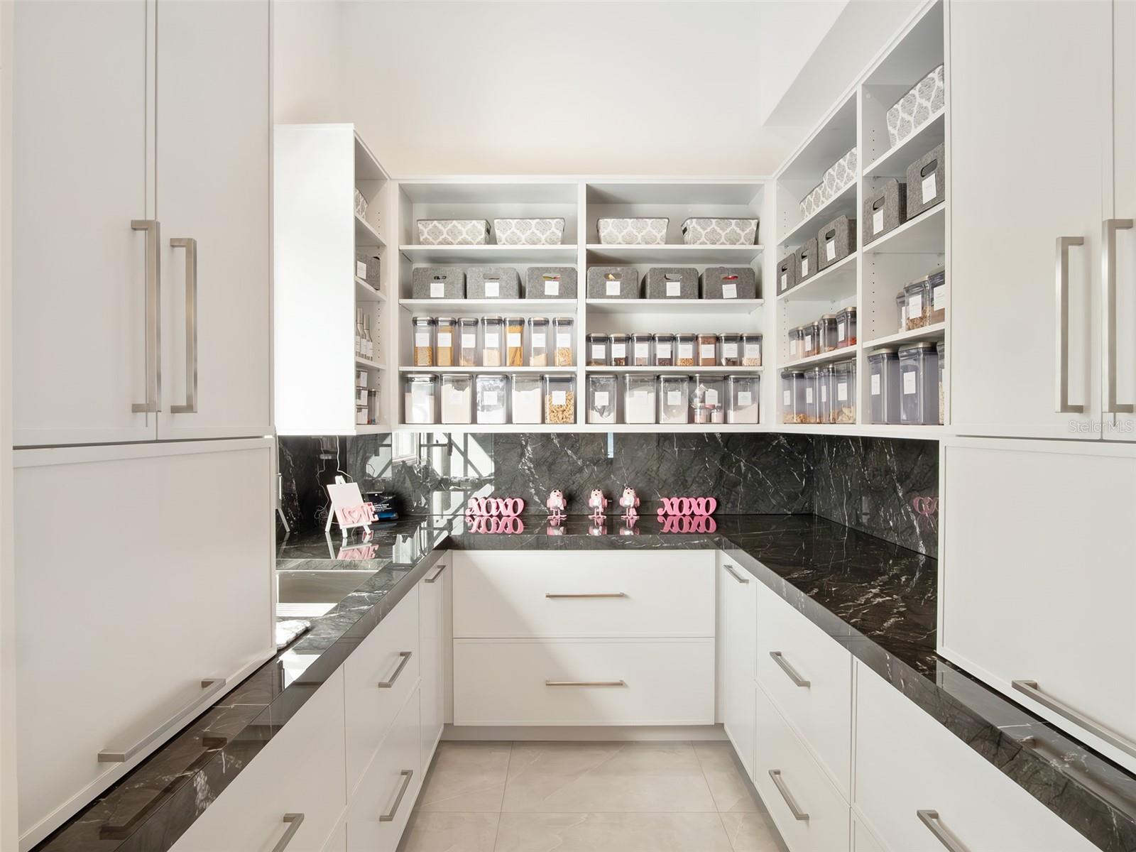 O6372197 Property Photo