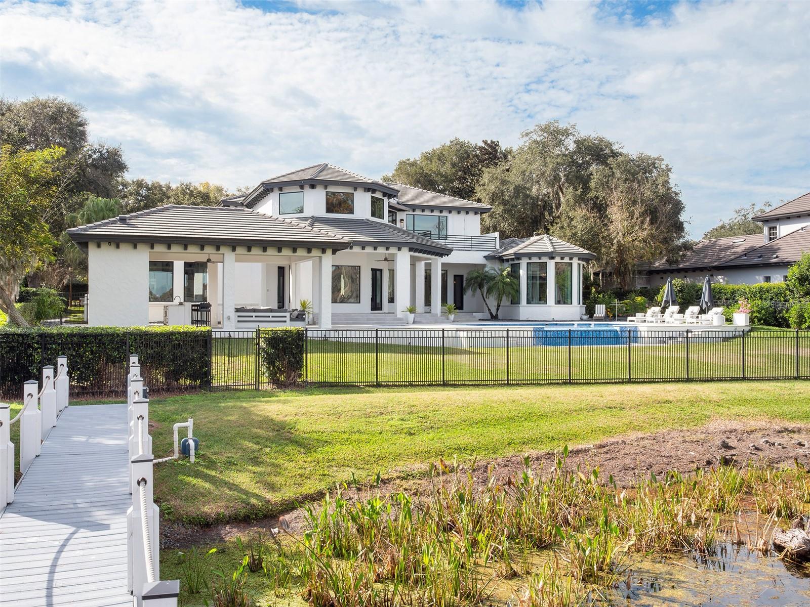 O6372197 Property Photo