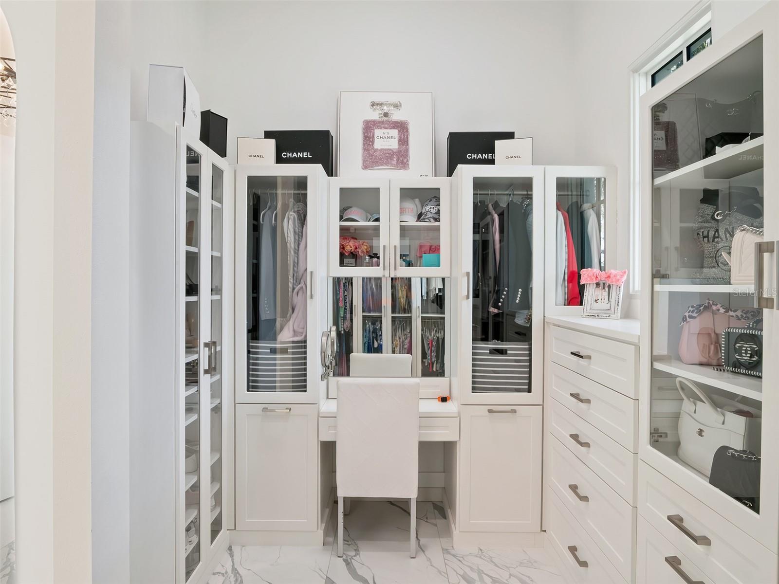 O6372197 Property Photo