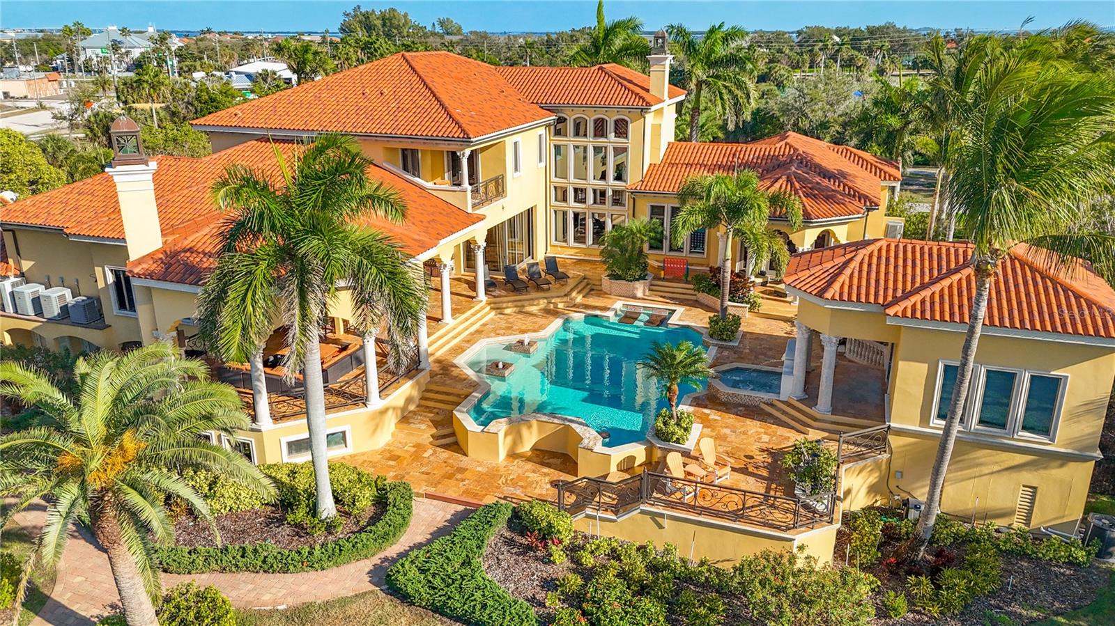 TB8462413 Property Photo