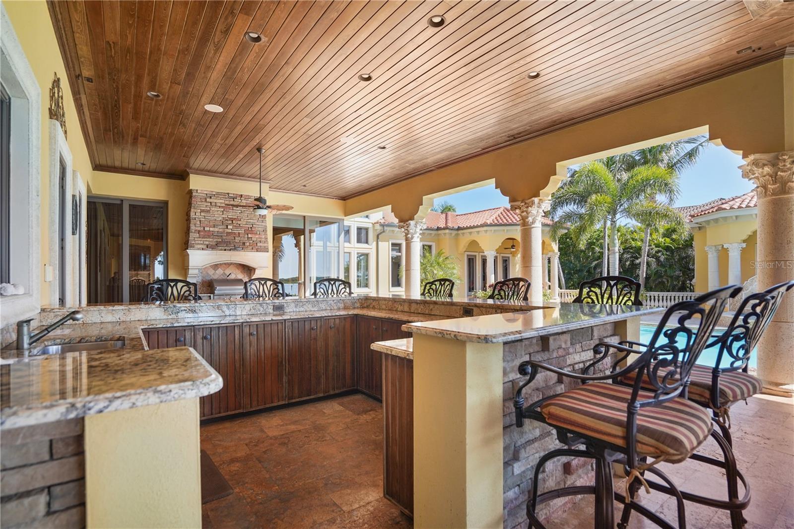 TB8462413 Property Photo