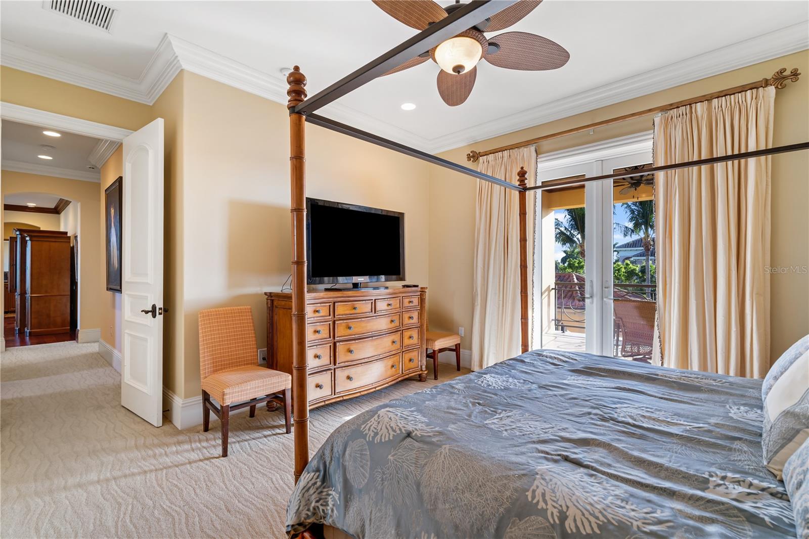 TB8462413 Property Photo