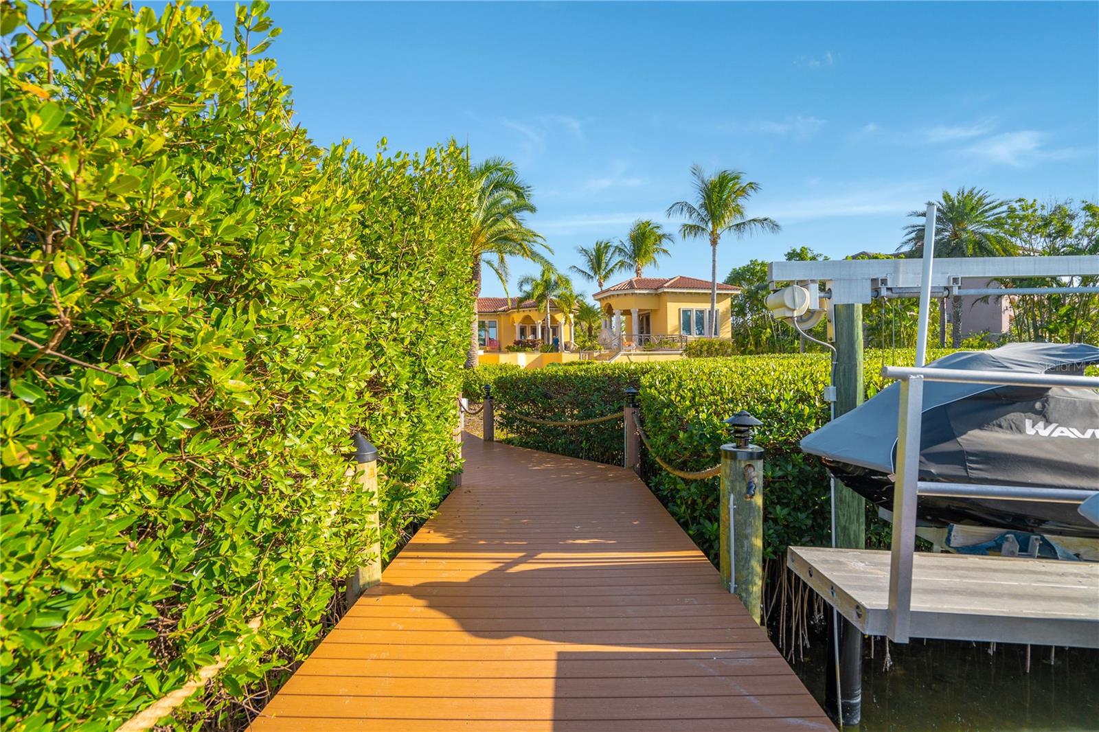 TB8462413 Property Photo