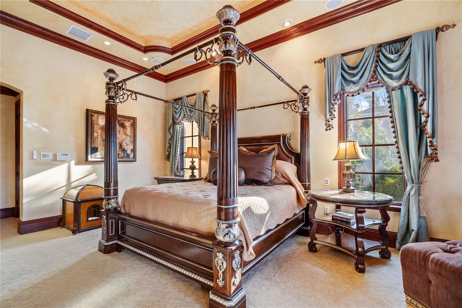 TB8462413 Property Photo