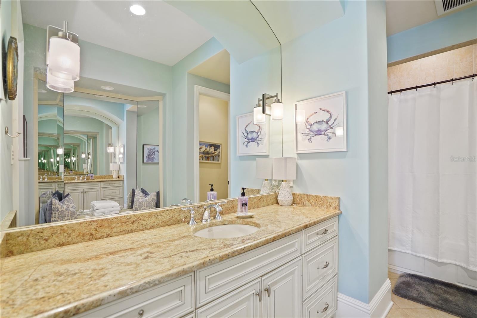 TB8462413 Property Photo