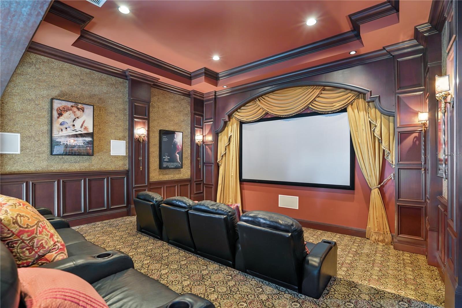 TB8462413 Property Photo