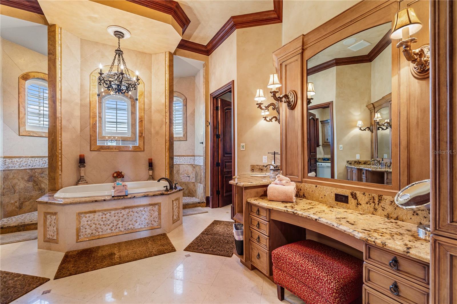 TB8462413 Property Photo