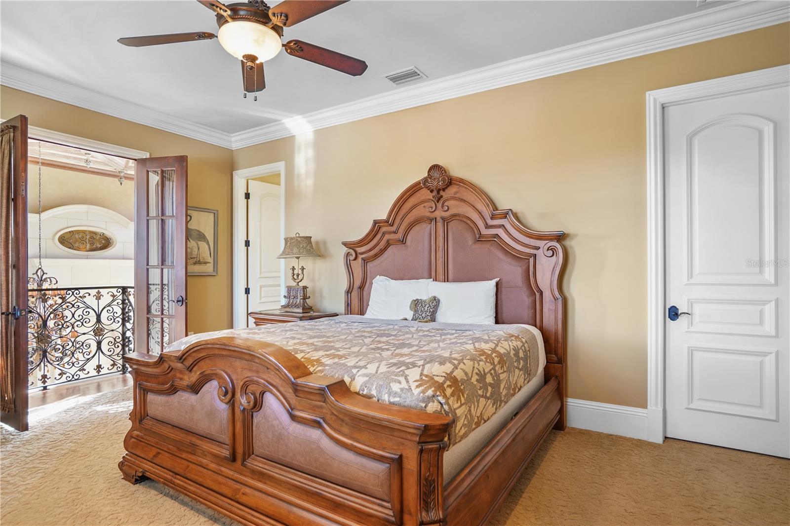 TB8462413 Property Photo