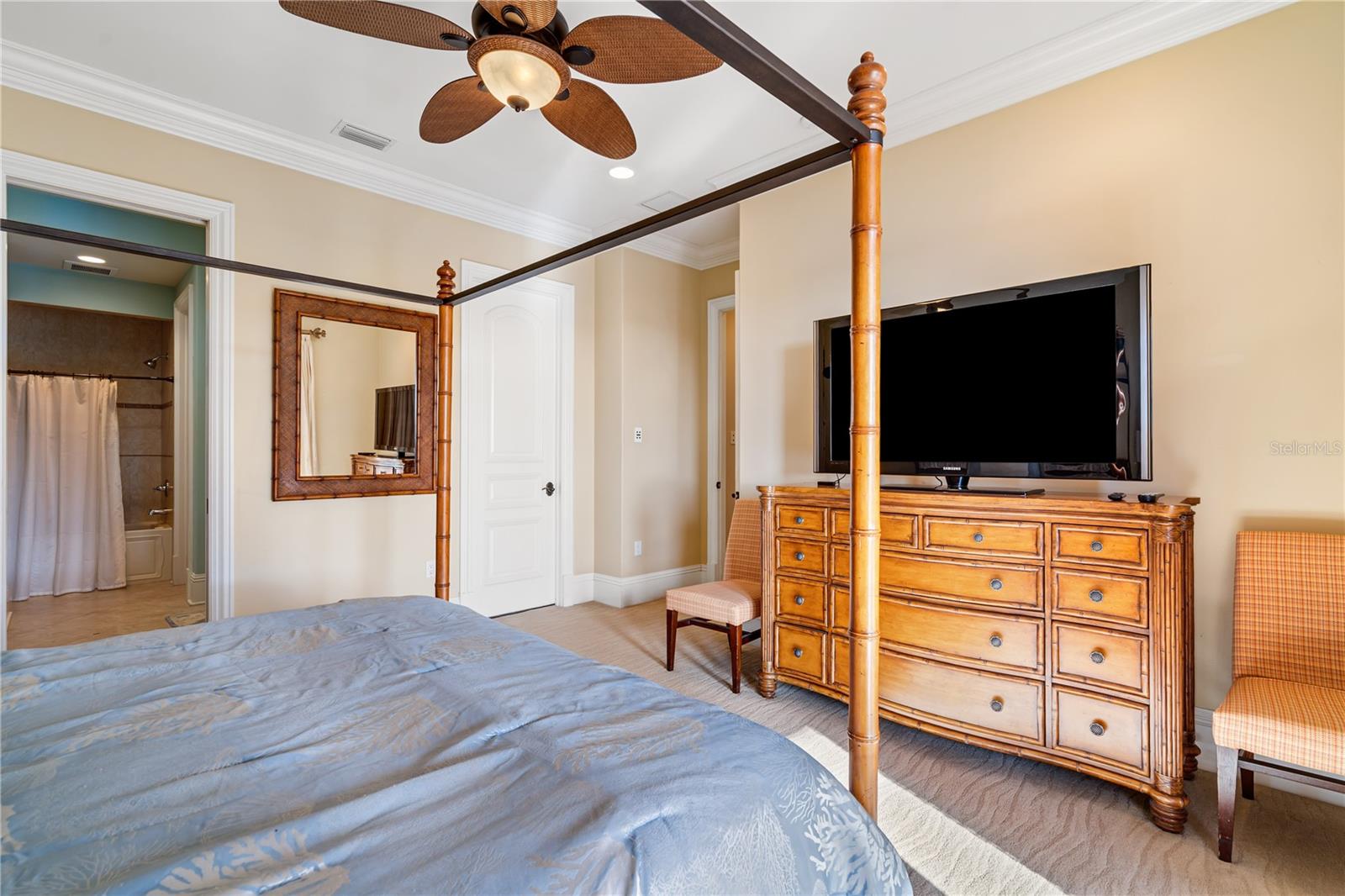 TB8462413 Property Photo