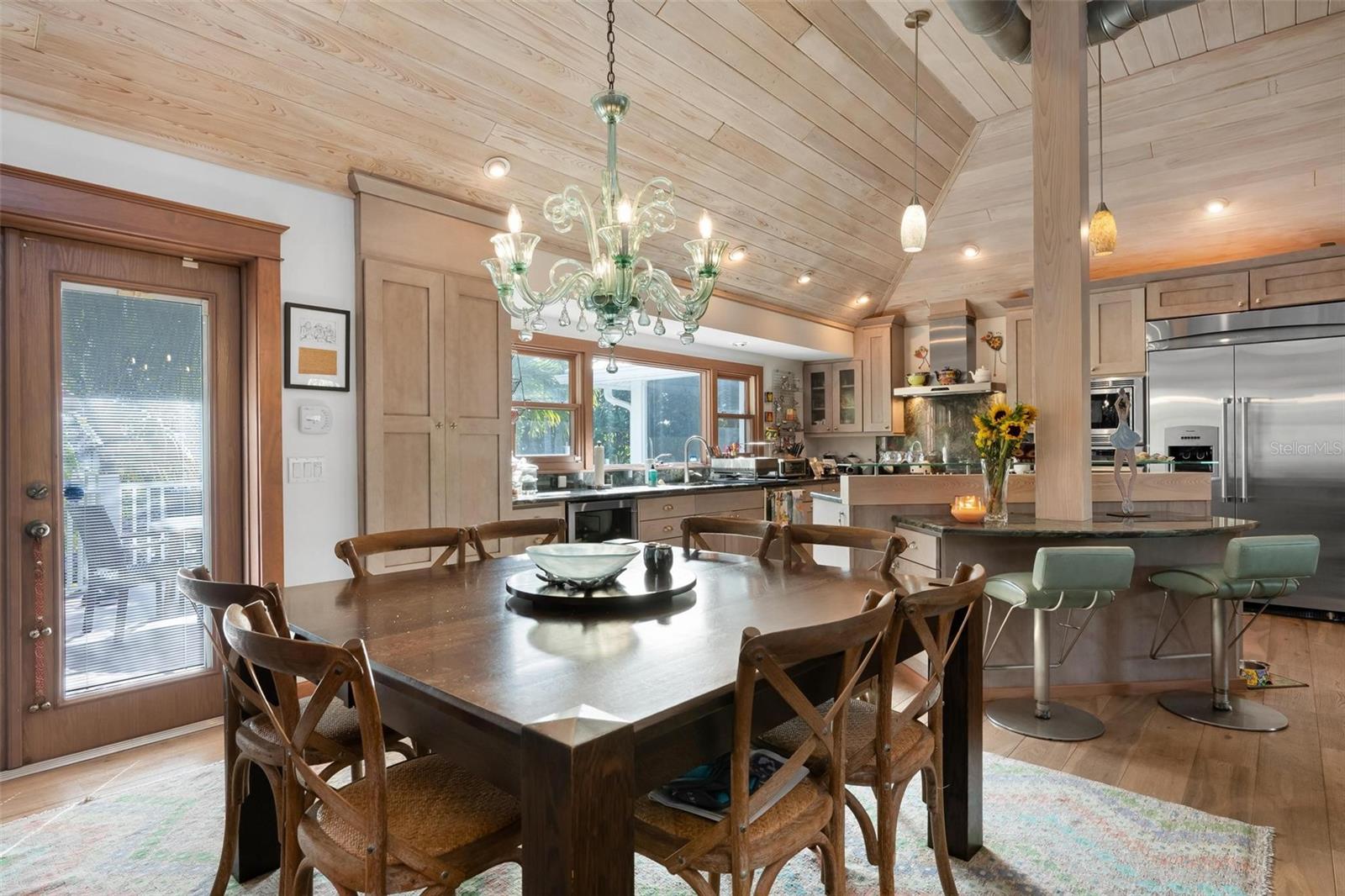 TB8462487 Property Photo