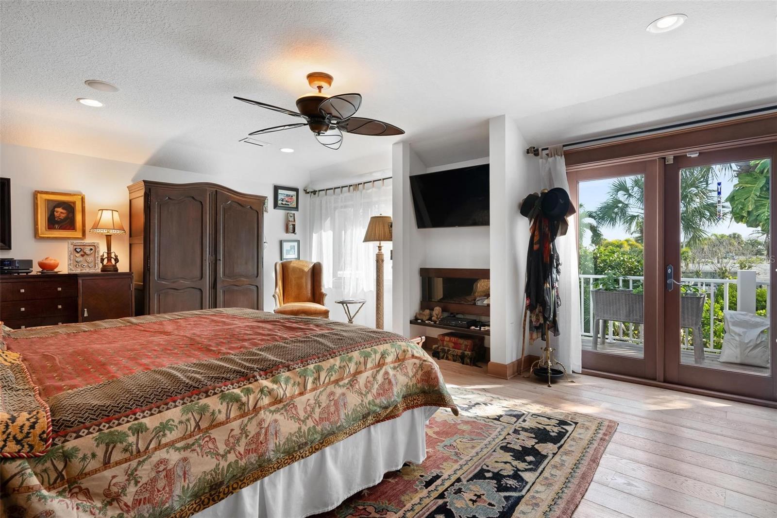 TB8462487 Property Photo