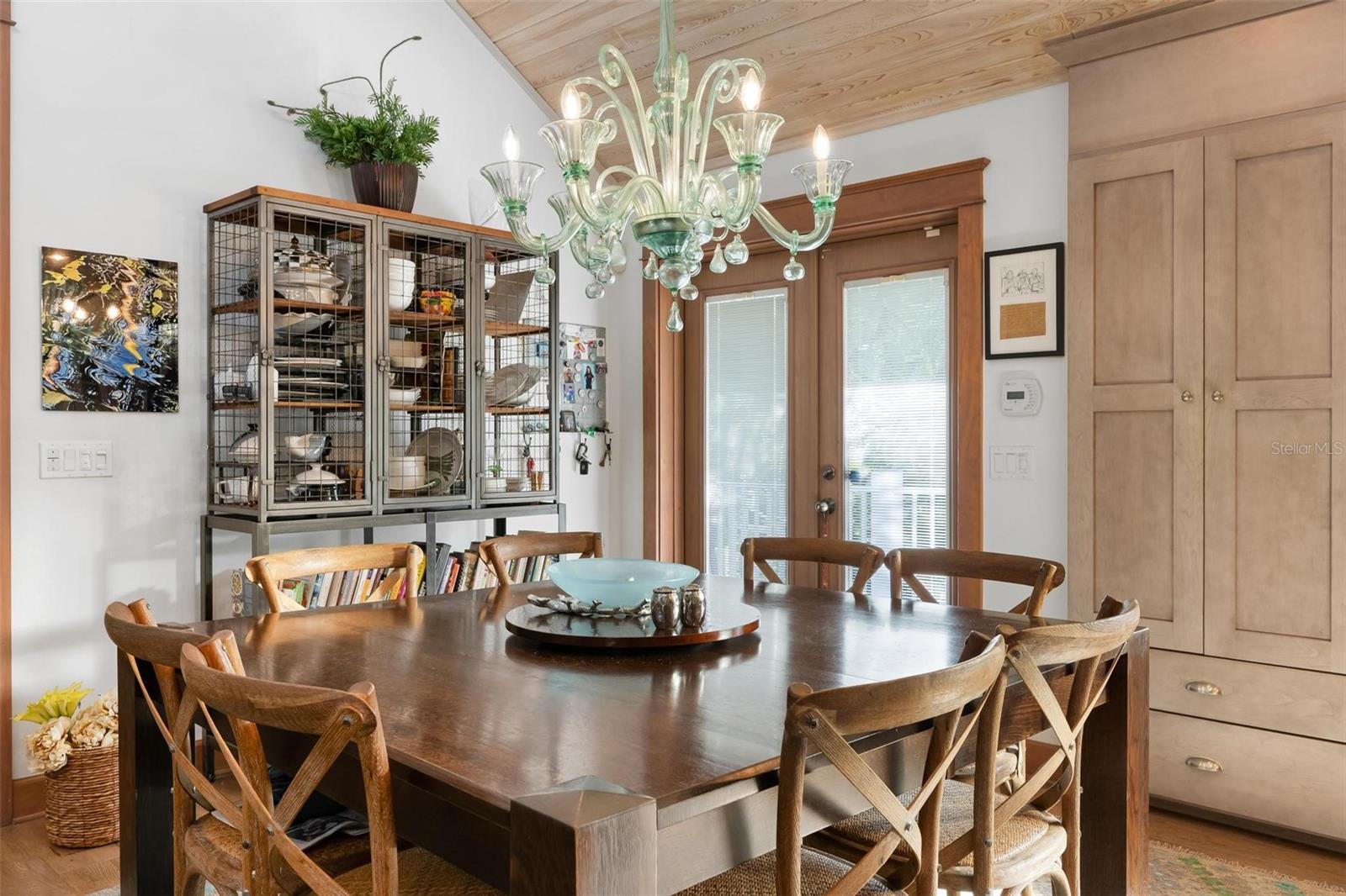 TB8462487 Property Photo