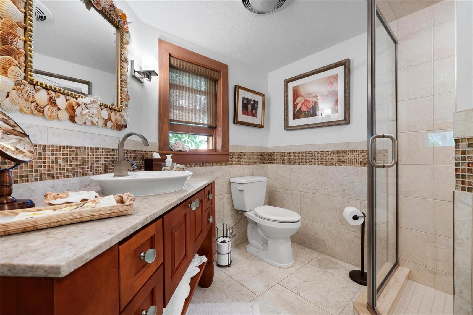 TB8462487 Property Photo