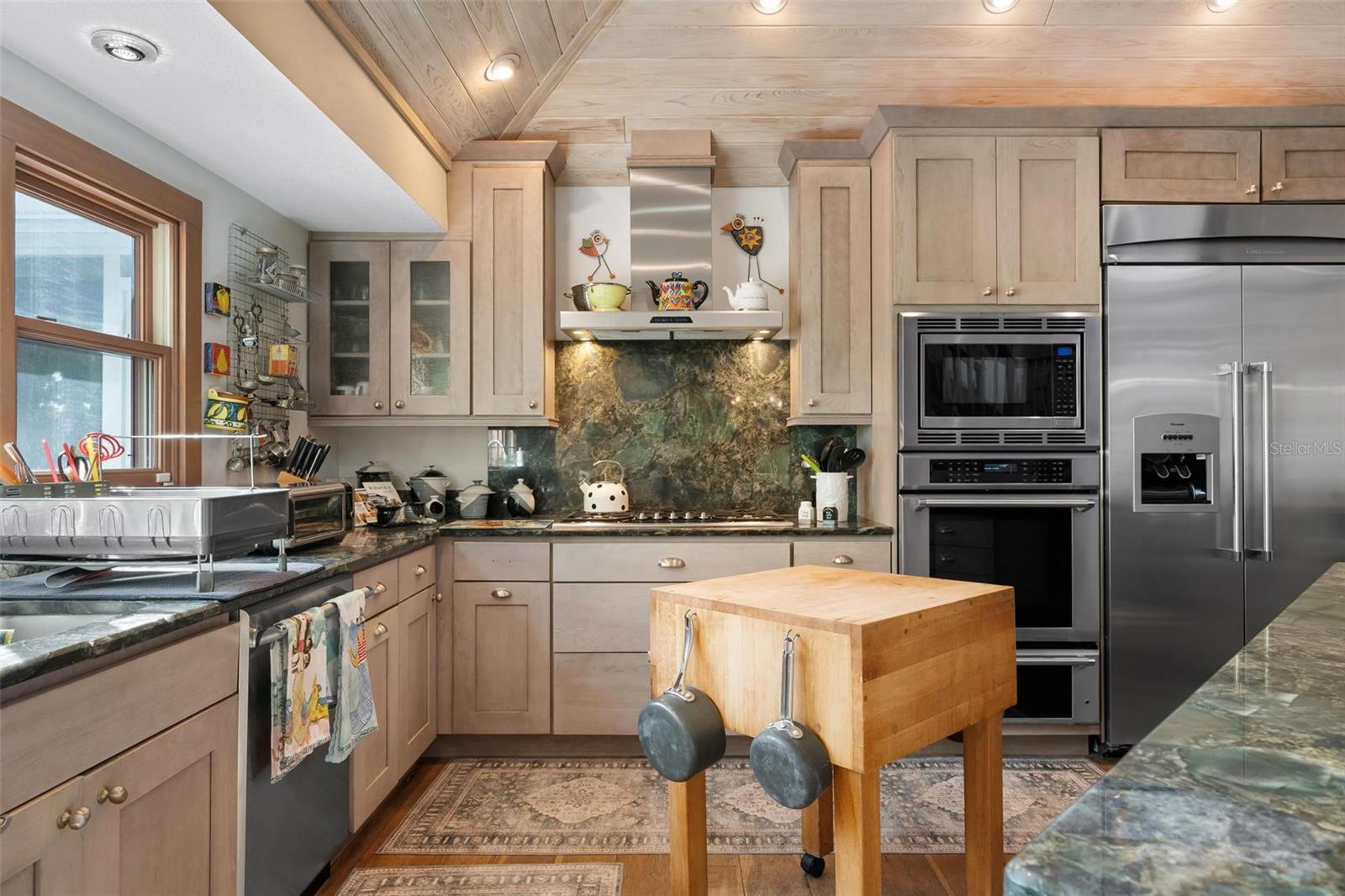 TB8462487 Property Photo