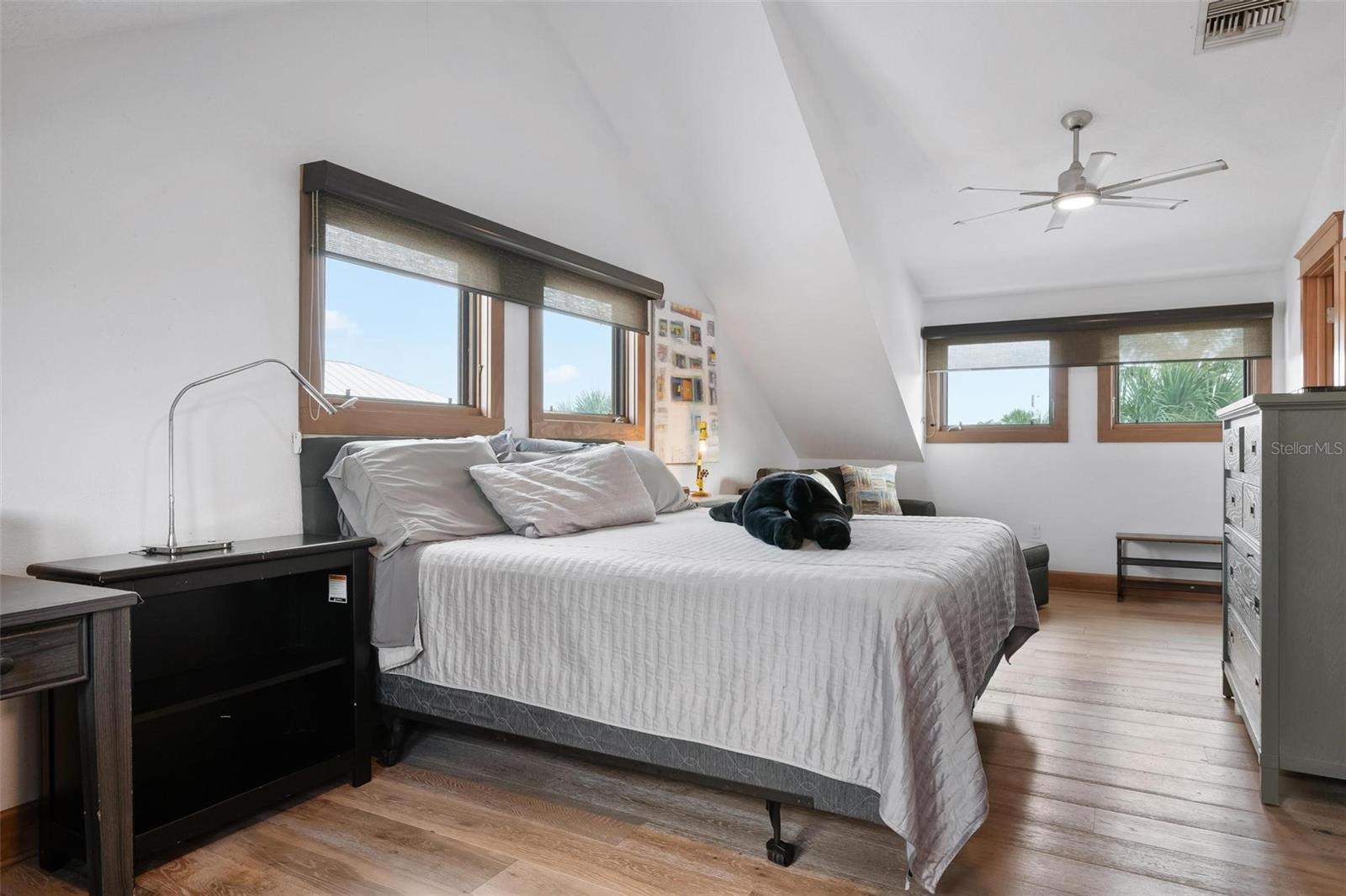 TB8462487 Property Photo